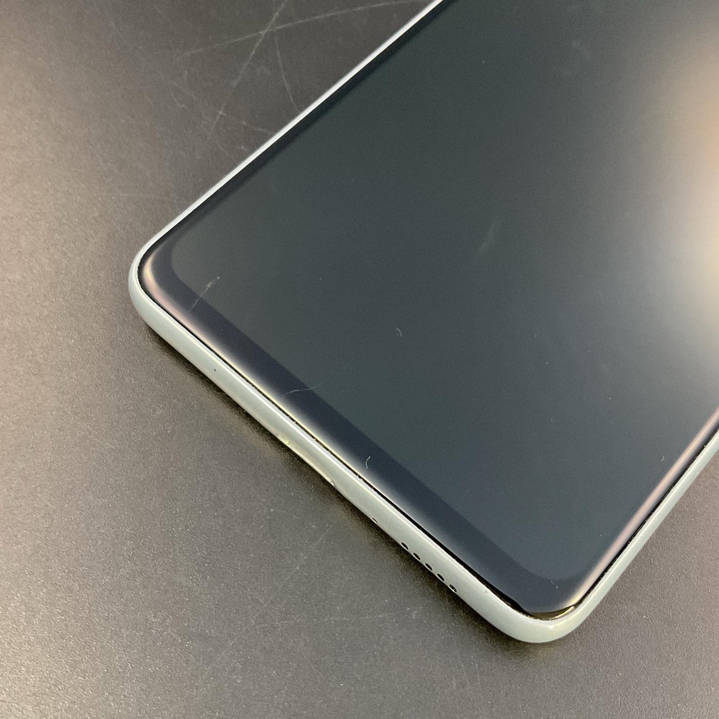 【全額返金保証】【最速発送】SAMSUNG Galaxy A41 64GB ホワイト au SCV48 白ロム 動作確認済