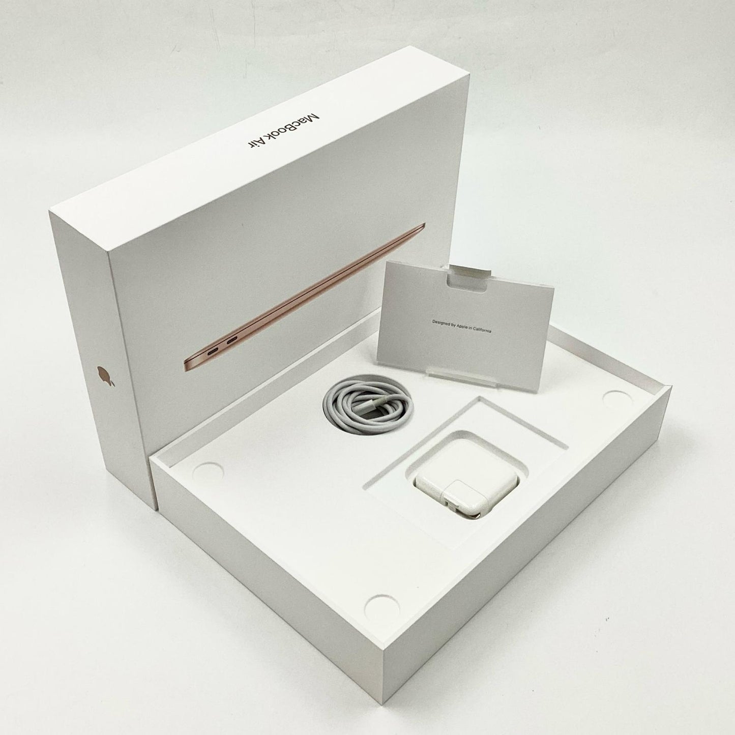 【全額返金保証】【最速発送】Apple MacBook Air 13.3インチ 2020 1.1GHz デュアルコア Intel Core i3 8GB SSD 256GB ゴールド 77% 動作確認済