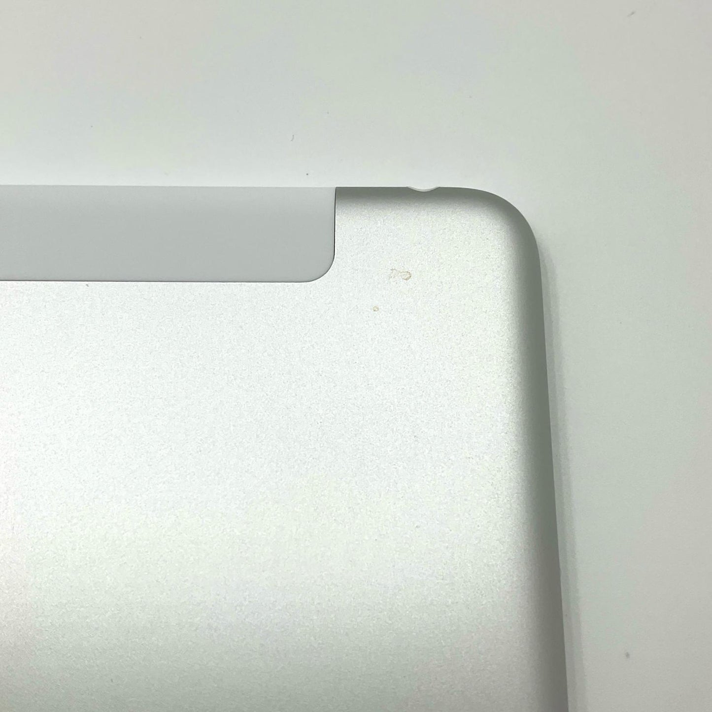 【全額返金保証】【最速発送】Apple iPad iPad 10.2インチ 第9世代 64GB シルバー WiFi+Cellular au 白ロム 美品 動作確認済