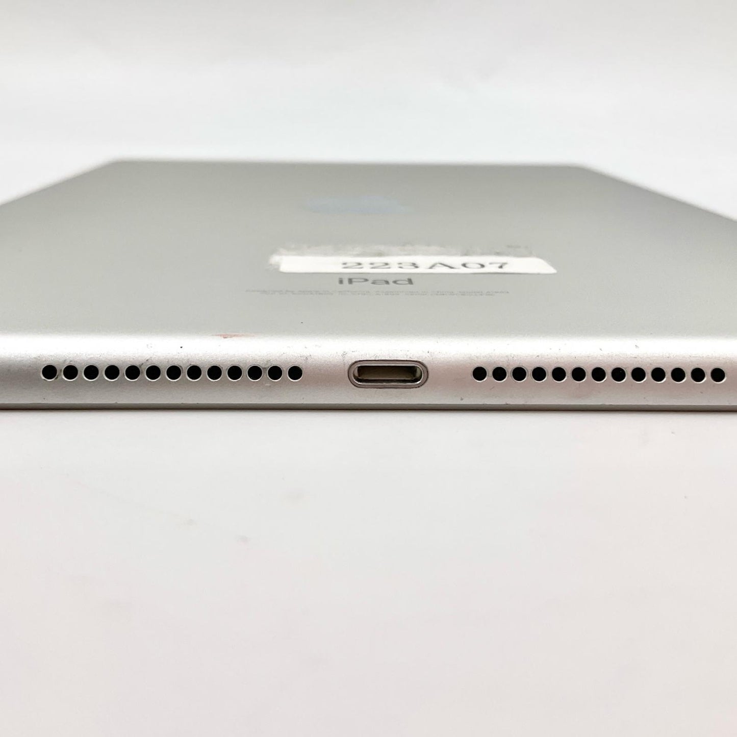 【全額返金保証】【最速発送】Apple iPad 第6世代 32GB シルバー Wi-Fi 動作確認済
