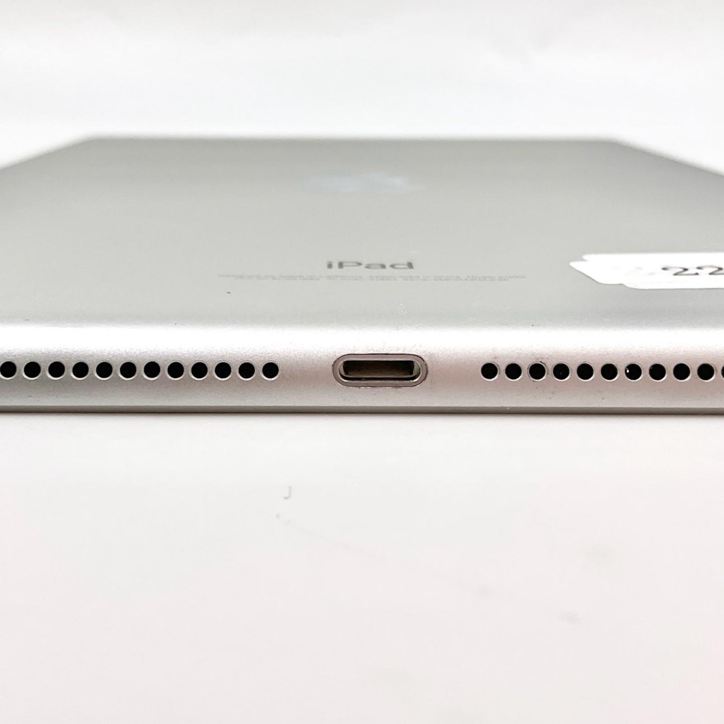 【全額返金保証】【最速発送】Apple iPad 第6世代 32GB シルバー Wi-Fi 動作確認済