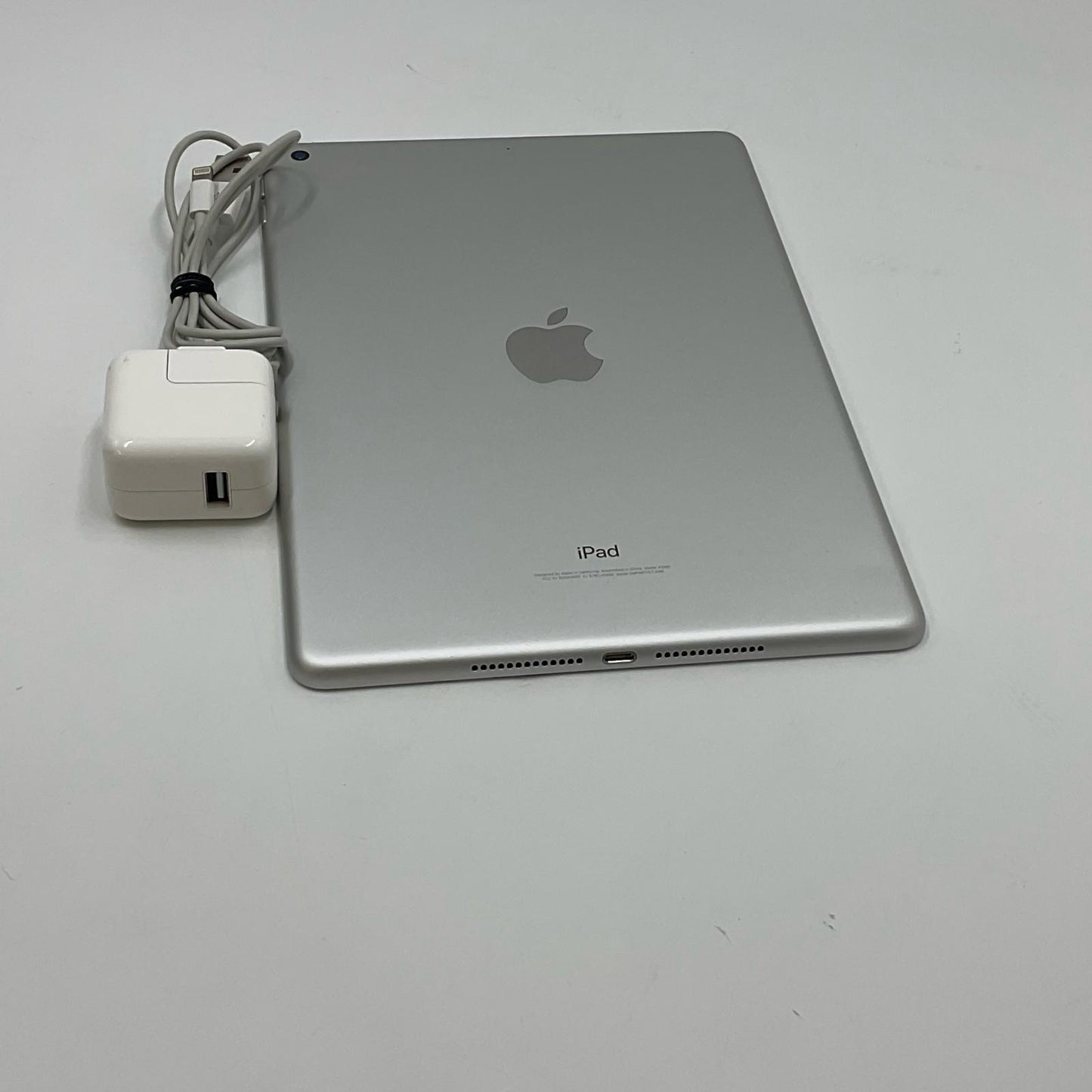 【全額返金保証】【最速発送】Apple iPad 第6世代 32GB シルバー Wi-Fi 動作確認済