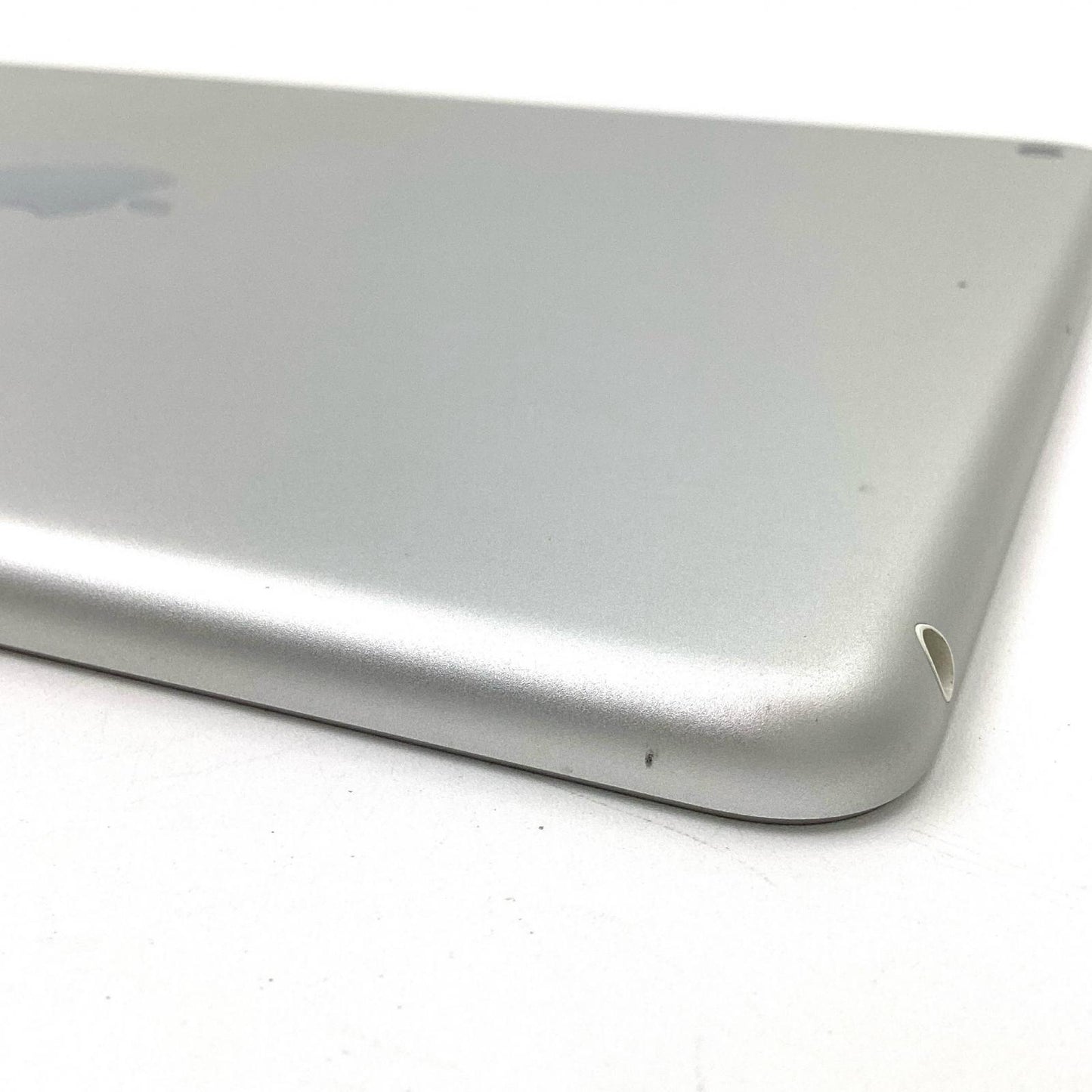 【全額返金保証】【最速発送】Apple iPad 第6世代 32GB シルバー Wi-Fi 動作確認済