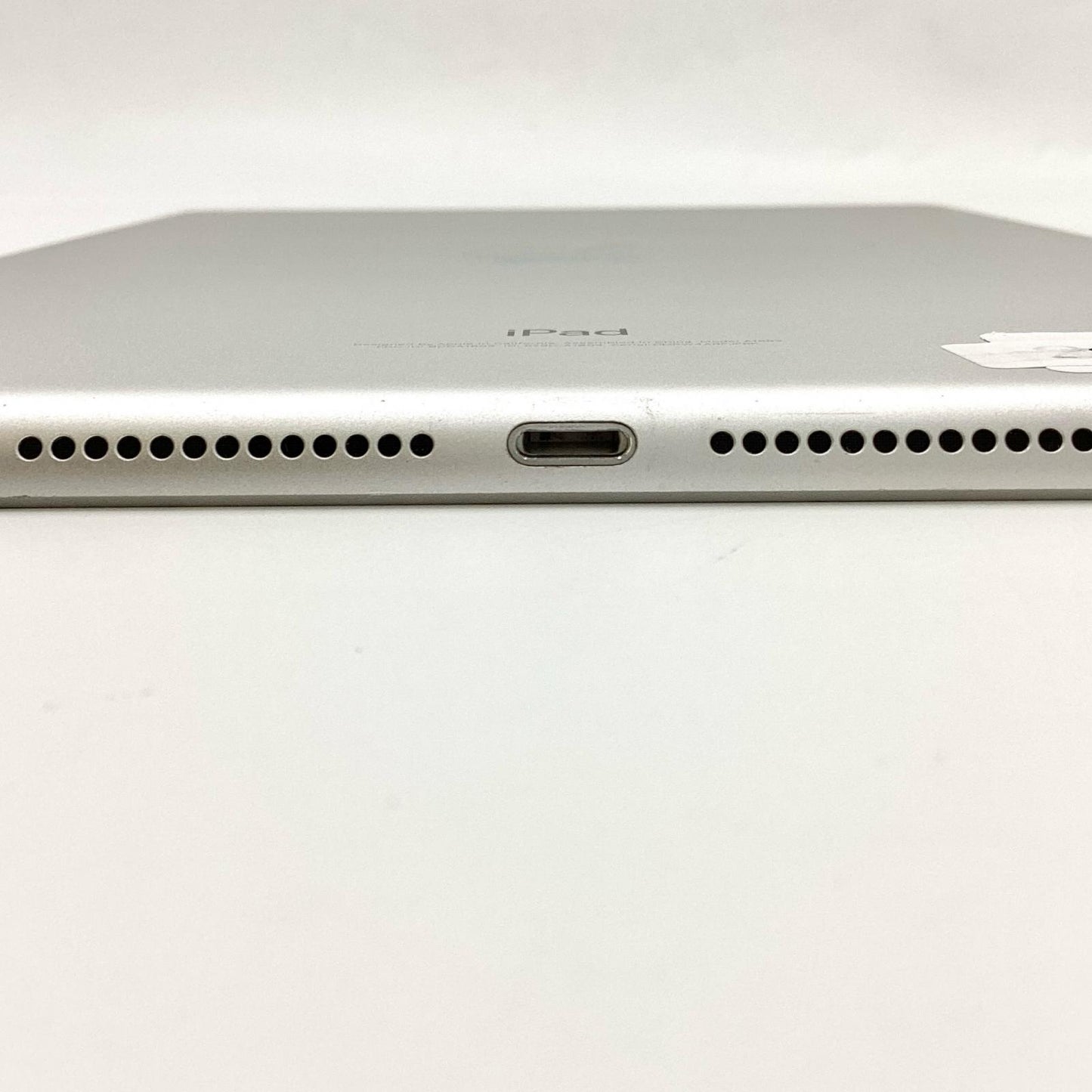 【全額返金保証】【最速発送】Apple iPad 第6世代 32GB シルバー Wi-Fi 動作確認済
