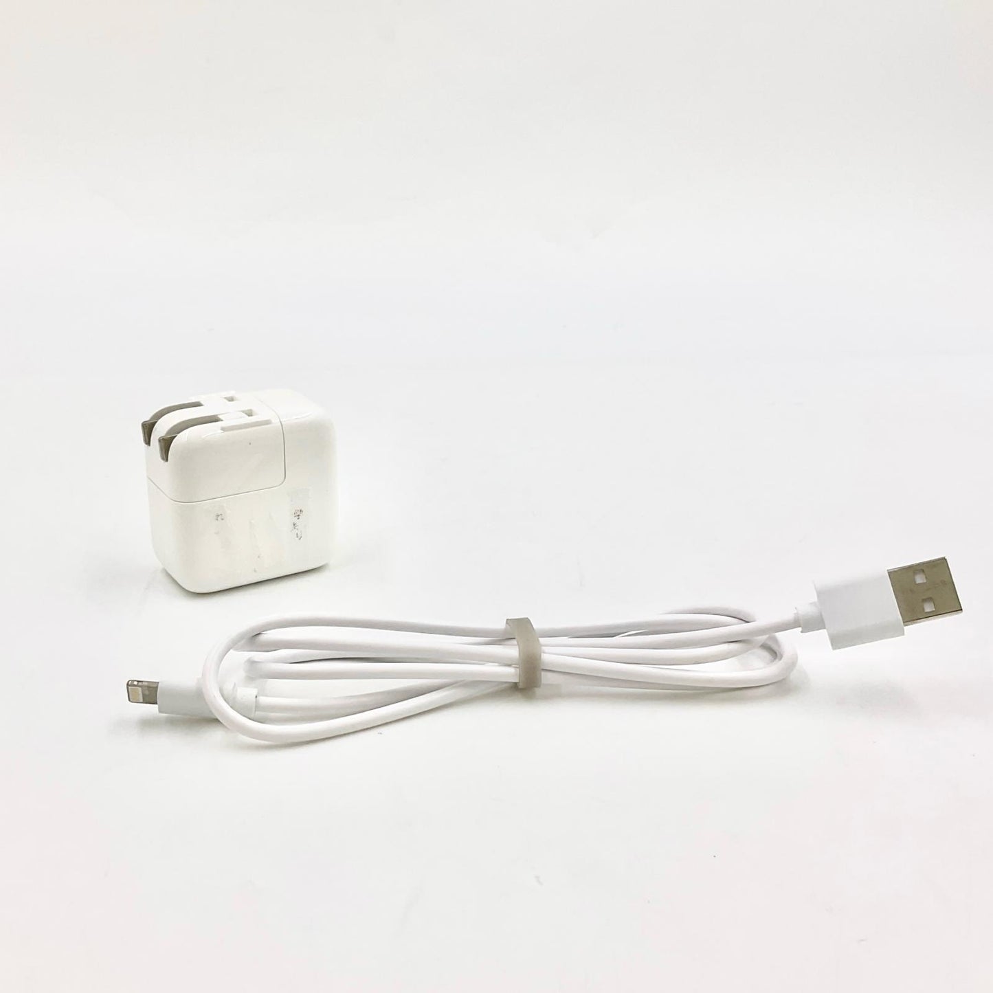 【最速発送】Apple iPad 第5世代 128GB シルバー Wi-Fi【難有】