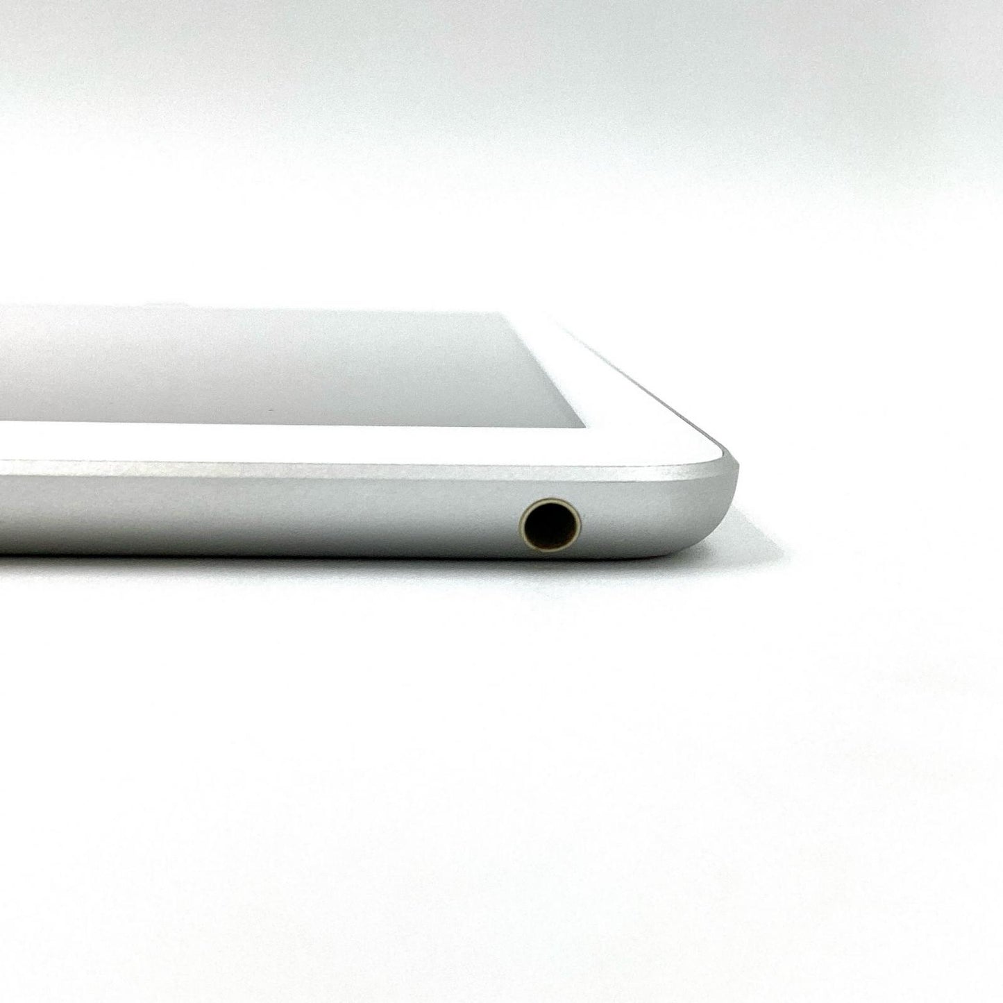 【全額返金保証】【最速発送】Apple iPad 第5世代 128GB シルバー Wi-Fi 動作確認済