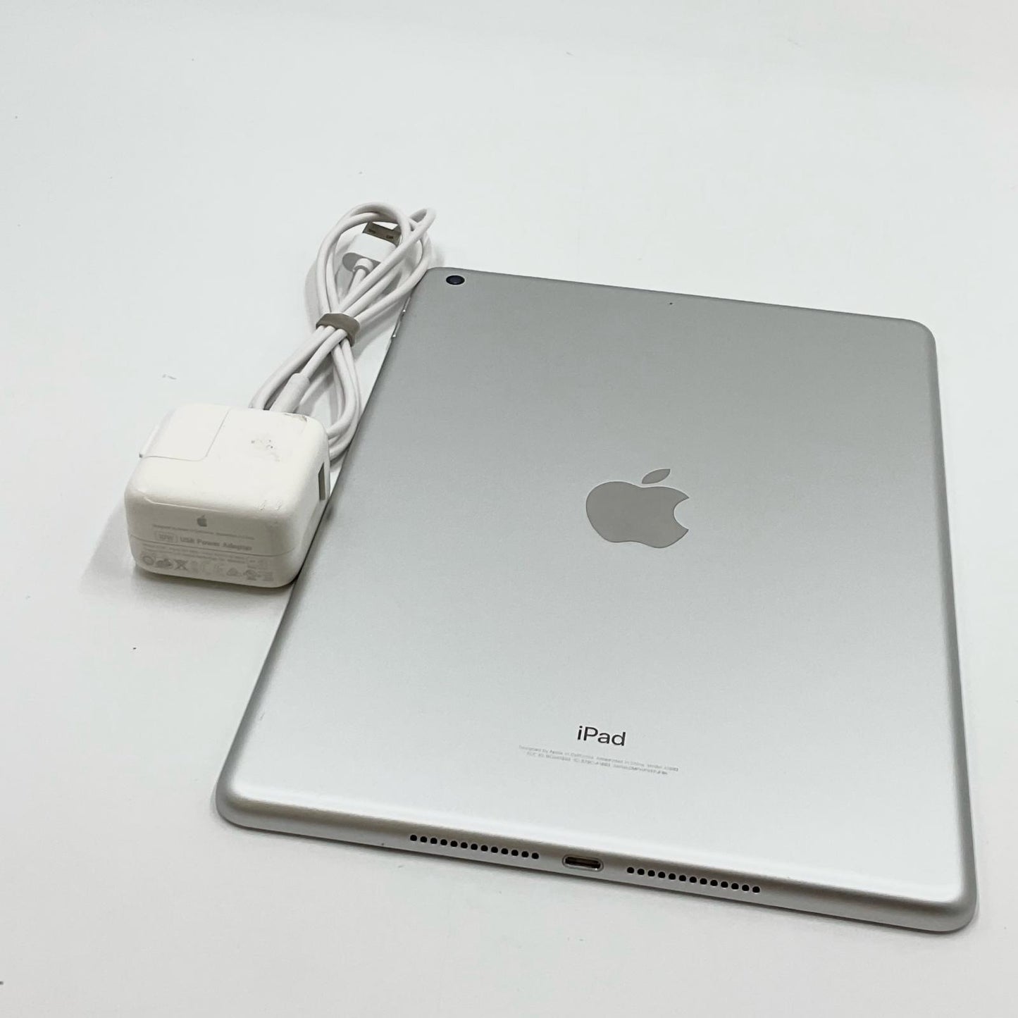 【全額返金保証】【最速発送】Apple iPad 第6世代 32GB シルバー Wi-Fi 動作確認済