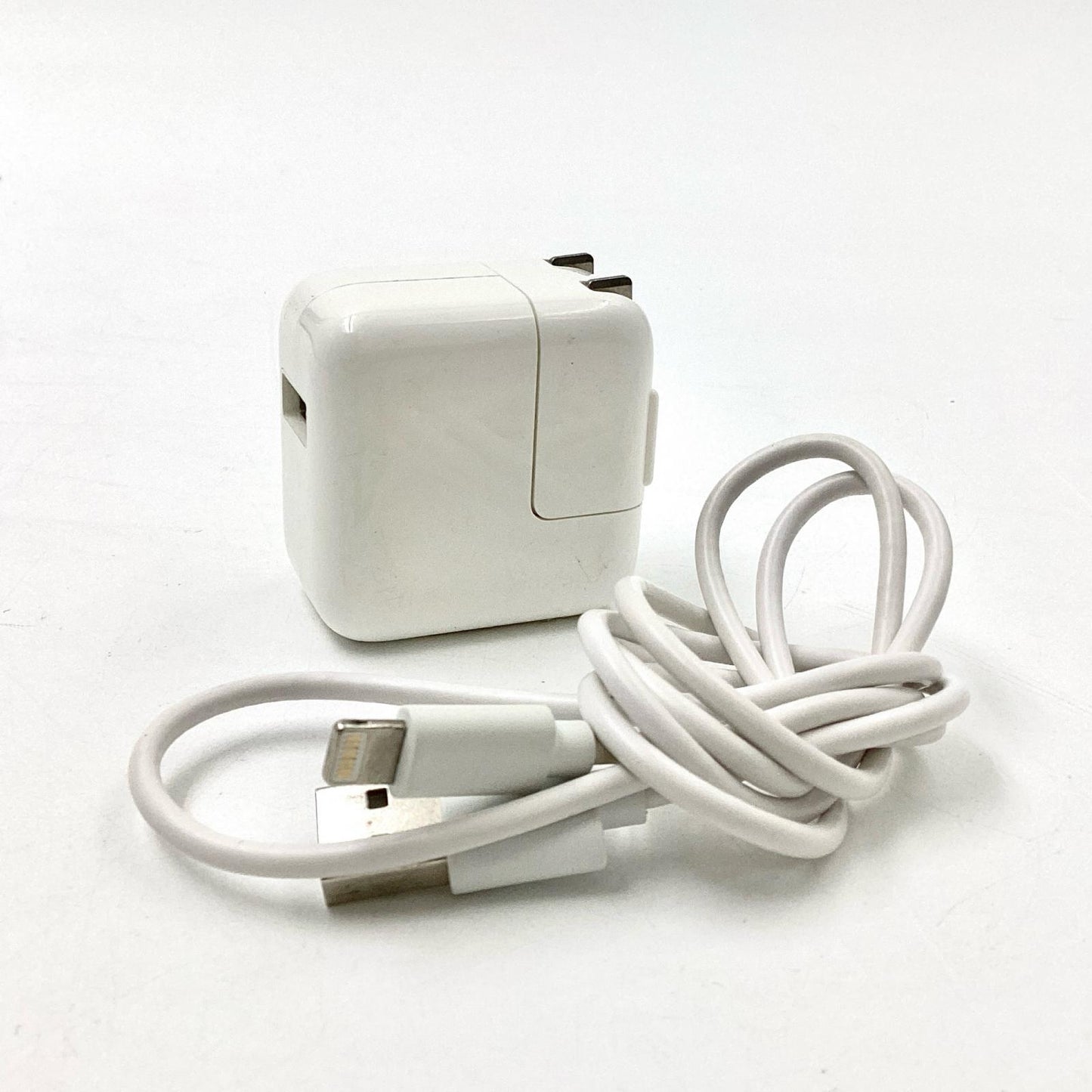【全額返金保証】【最速発送】Apple iPad 第6世代 32GB シルバー Wi-Fi 動作確認済