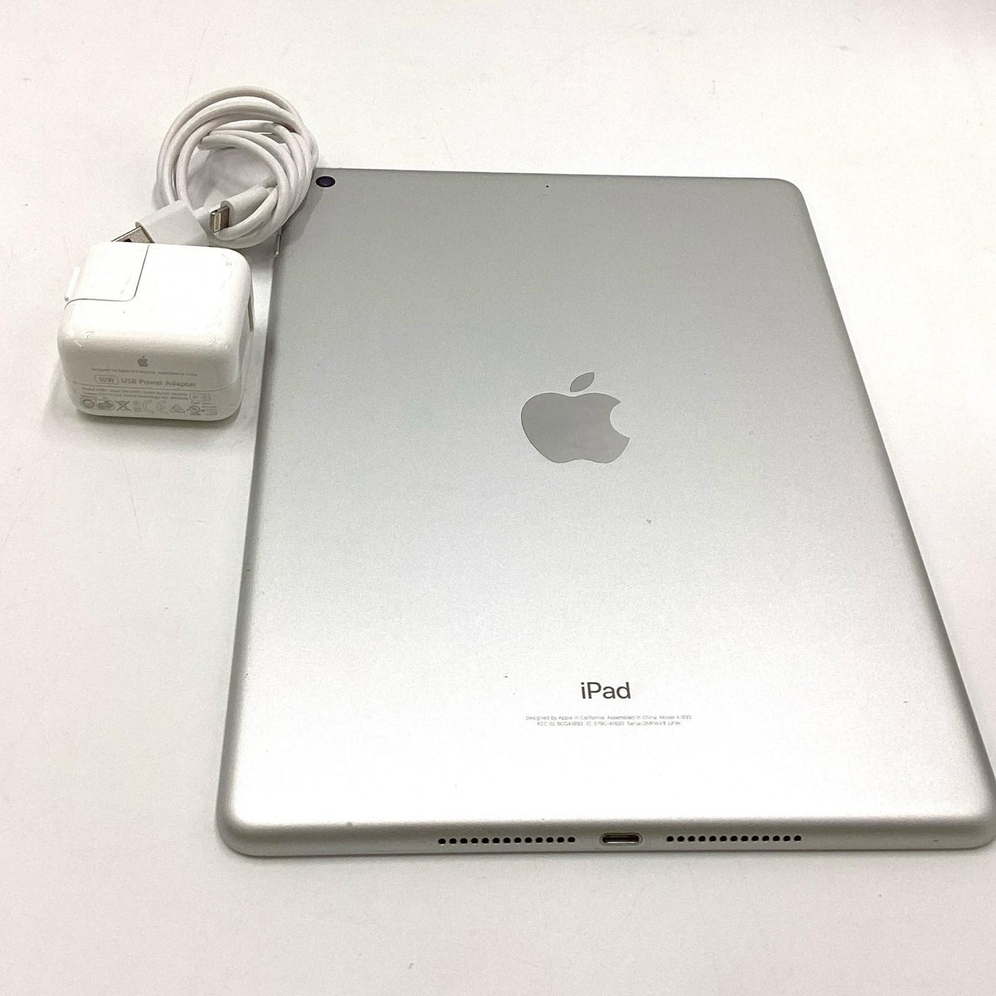 【全額返金保証】【最速発送】Apple iPad 第6世代 32GB シルバー Wi-Fi 動作確認済