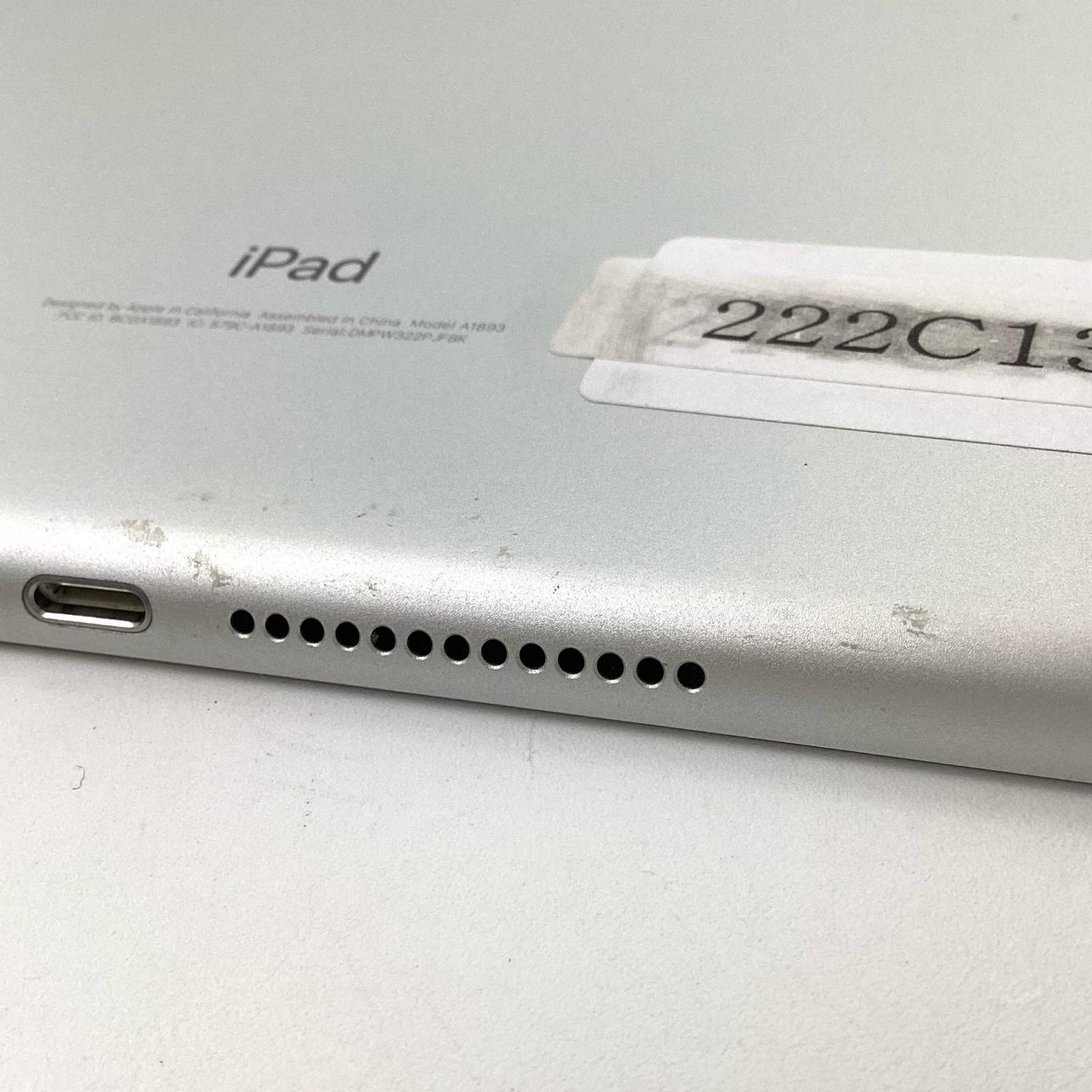 【全額返金保証】【最速発送】Apple iPad 第6世代 32GB シルバー Wi-Fi 動作確認済