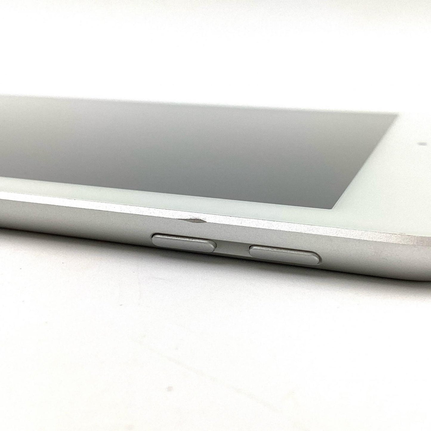 【全額返金保証】【最速発送】Apple iPad 第5世代 128GB シルバー Wi-Fi 動作確認済