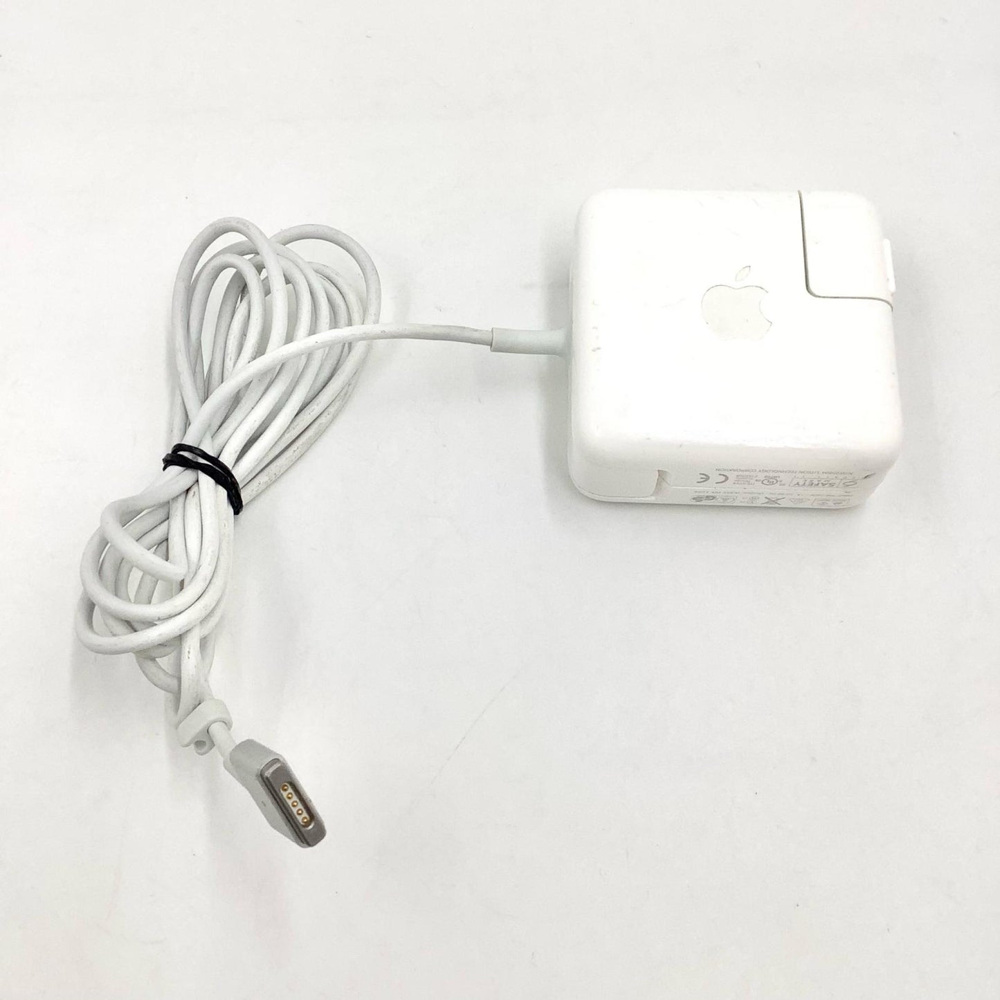 【全額返金保証】【最速発送】Apple MacBook Air 13インチ 2013 1.7 GHz デュアルコアIntel Core i7 8GB SSD 256GB シルバー 81% 動作確認済