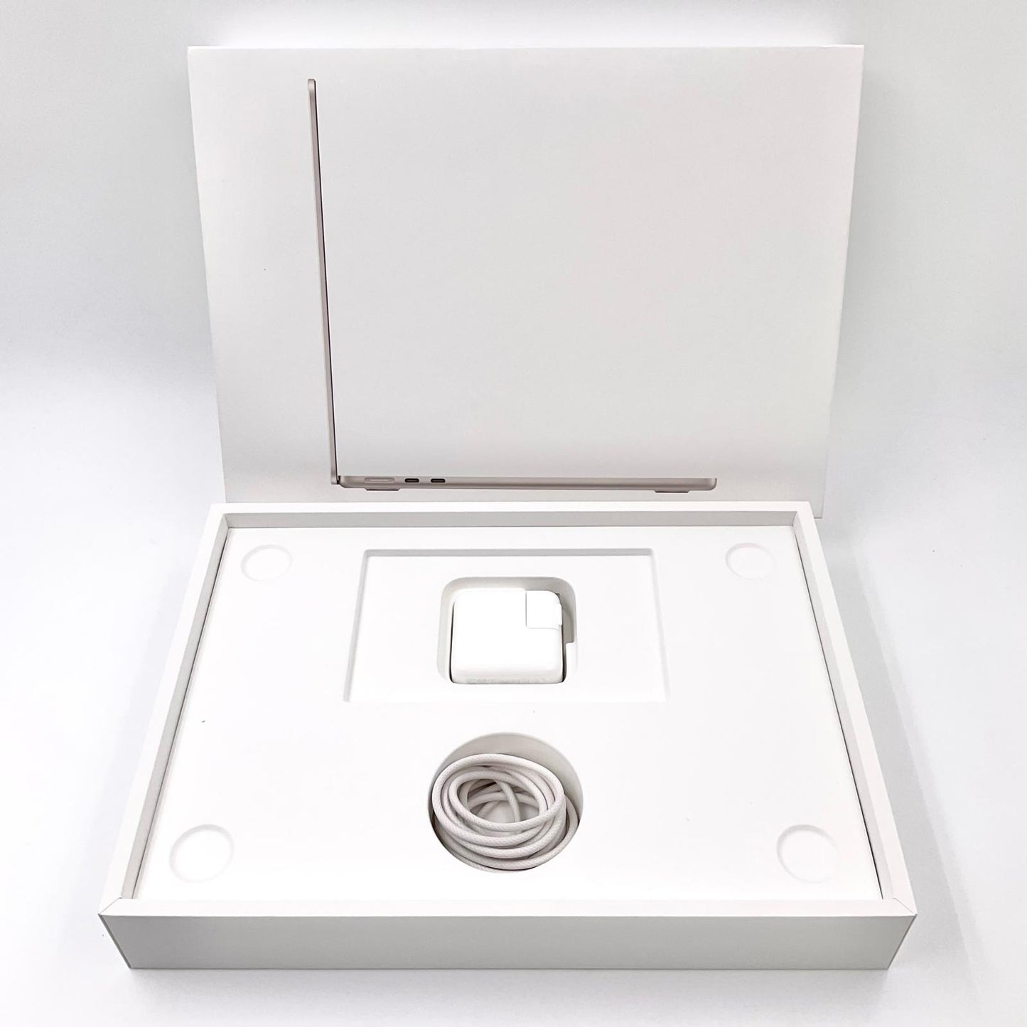 【全額返金保証】【最速発送】Apple MacBook Air 13インチ 2025 Apple M4 16GB M.2 SSD 256GB スターライト 100% 美品 動作確認済