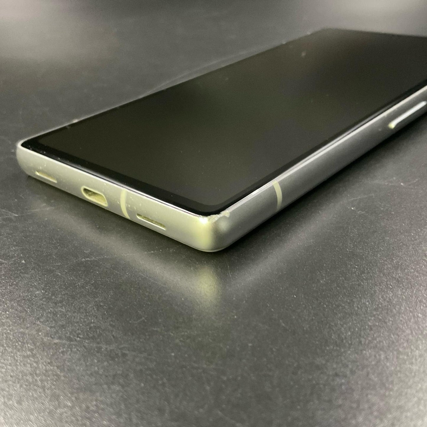 【全額返金保証】【最速発送】Google Pixel 7a 128GB スノー docomo SIMフリー G82U8 動作確認済