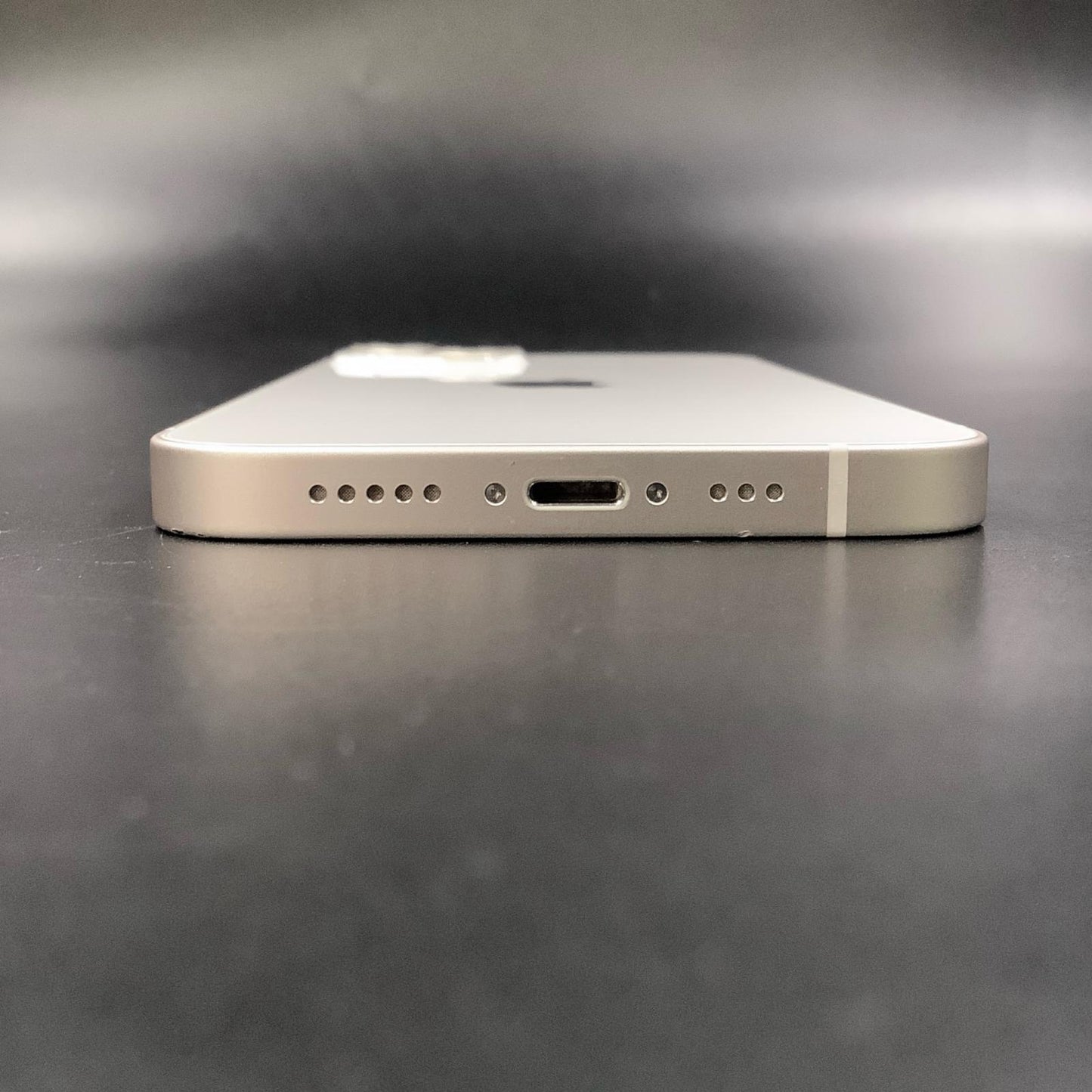 【全額返金保証】【最速発送】Apple iPhone iPhone 13 256GB スターライト docomo 動作確認済 79%