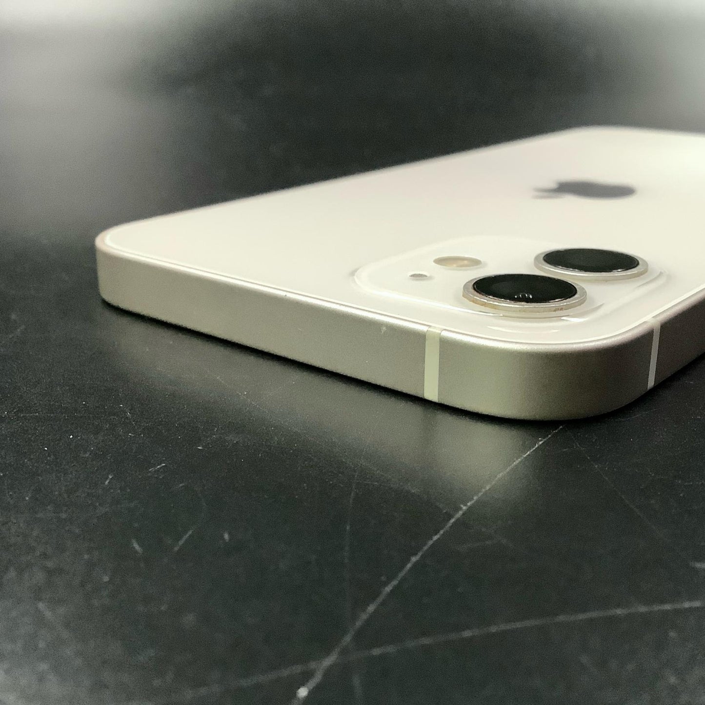 【全額返金保証】【最速発送】Apple iPhone iPhone 12 128GB ホワイト docomo 白ロム 動作確認済 79%