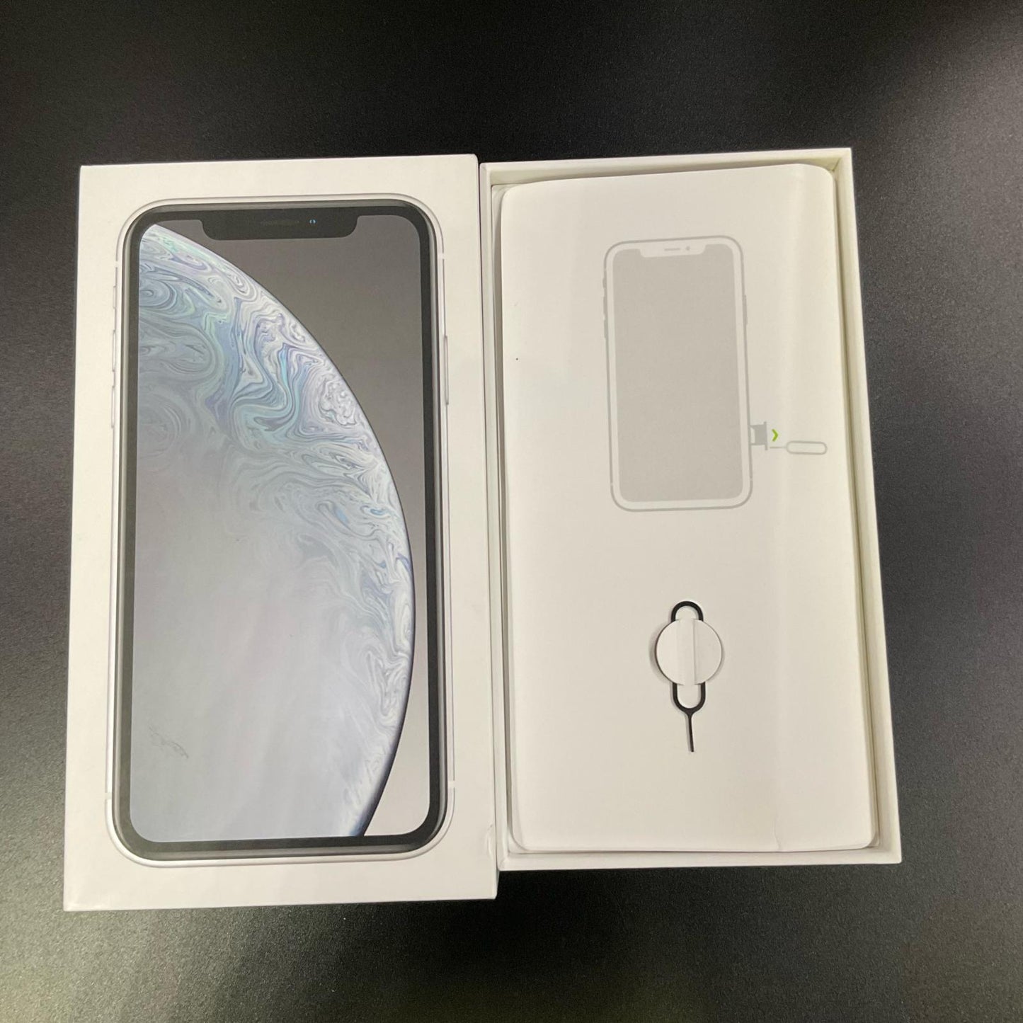 【全額返金保証】【最速発送】Apple iPhone iPhone XR 64GB ホワイト Softbank 白ロム 動作確認済 83%