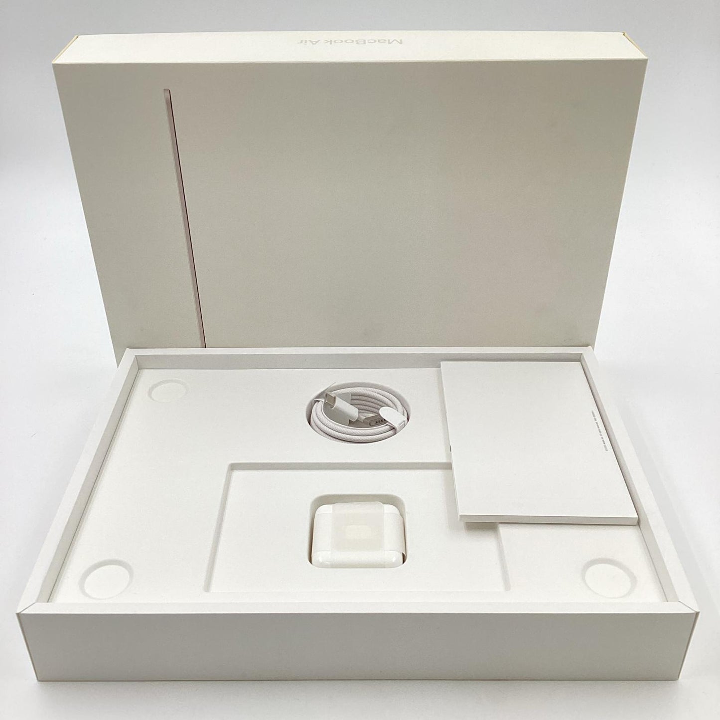 【全額返金保証】【最速発送】Apple MacBook Air 13.6インチ 2022 Apple M2 16GB SSD 512GB スターライト 97% 美品 動作確認済