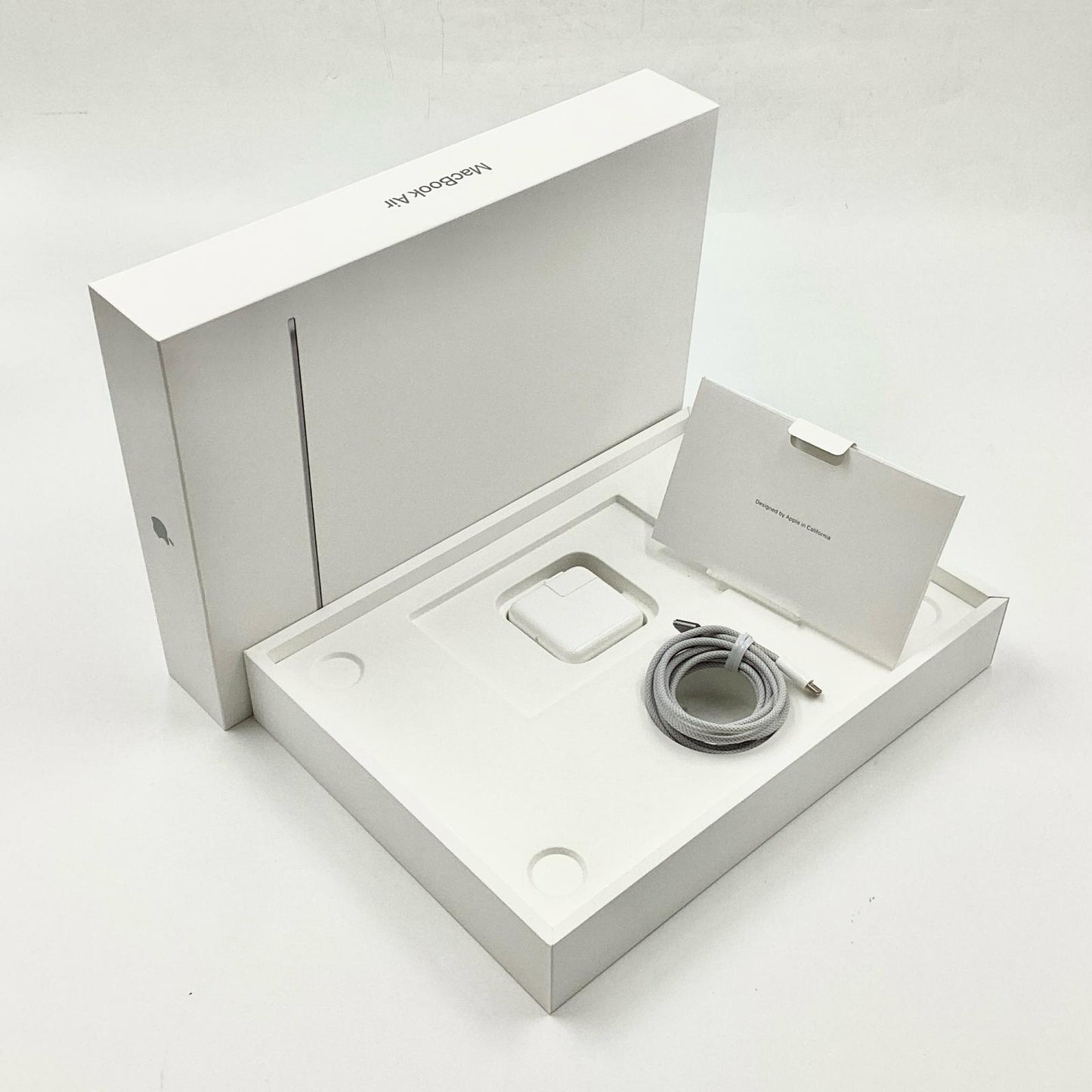 【全額返金保証】【最速発送】Apple MacBook Air 13インチ 2022 Apple M2 16GB M.2 SSD 256GB スペースグレイ 100% 超美品 動作確認済
