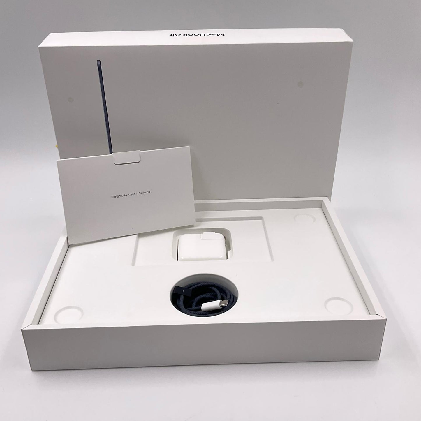 【全額返金保証】【最速発送】Apple MacBook Air 13インチ 2025 Apple M4 16GB SSD 256GB ミッドナイト 100% 美品 動作確認済