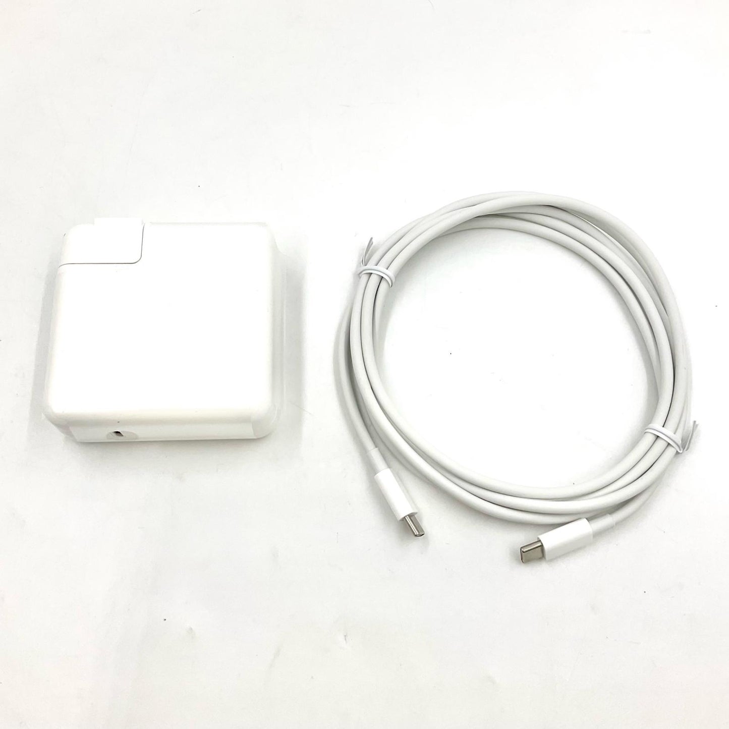 【最速発送】Apple MacBook Pro 13インチ 2017 2.3GHz デュアルコアIntel Core i5 16GB SSD 256GB シルバー 47%【難有】