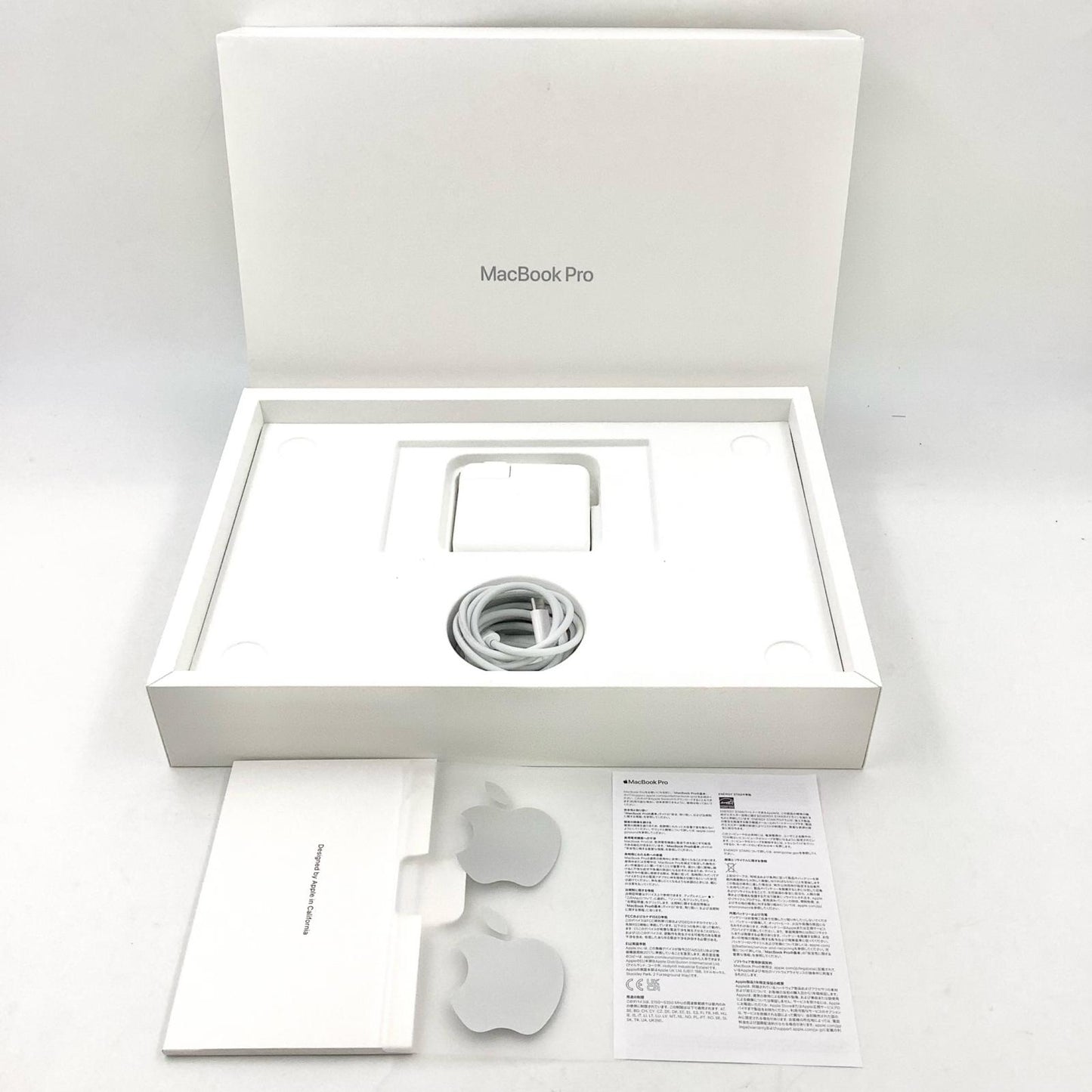 【全額返金保証】【最速発送】Apple MacBook Air 13インチ 2022 Apple M2 8GB SSD 256GB シルバー 100% 動作確認済