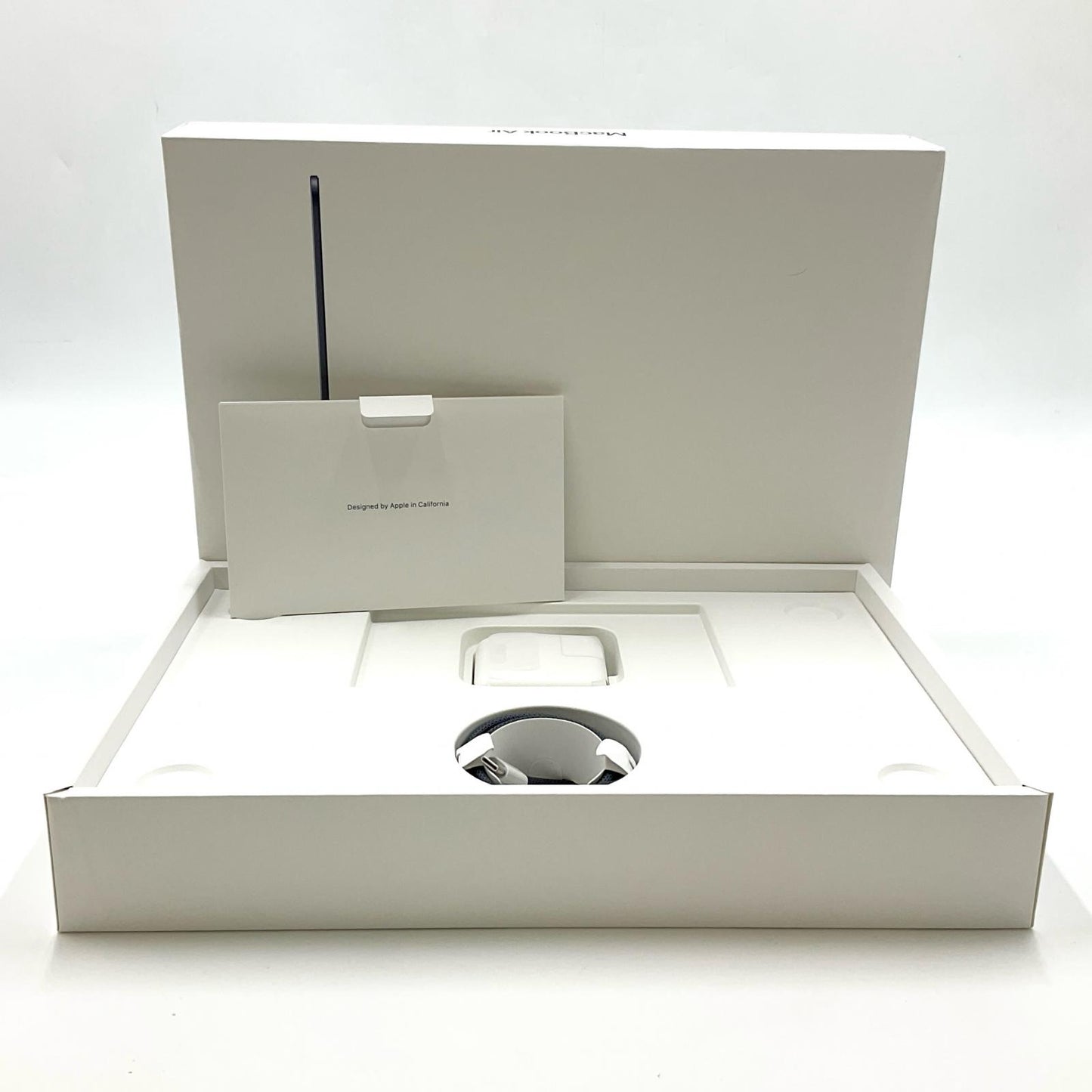 【全額返金保証】【最速発送】Apple MacBook Air 2022 Apple M2 8GB M.2 SSD 256GB ミッドナイト 100% 超美品 動作確認済