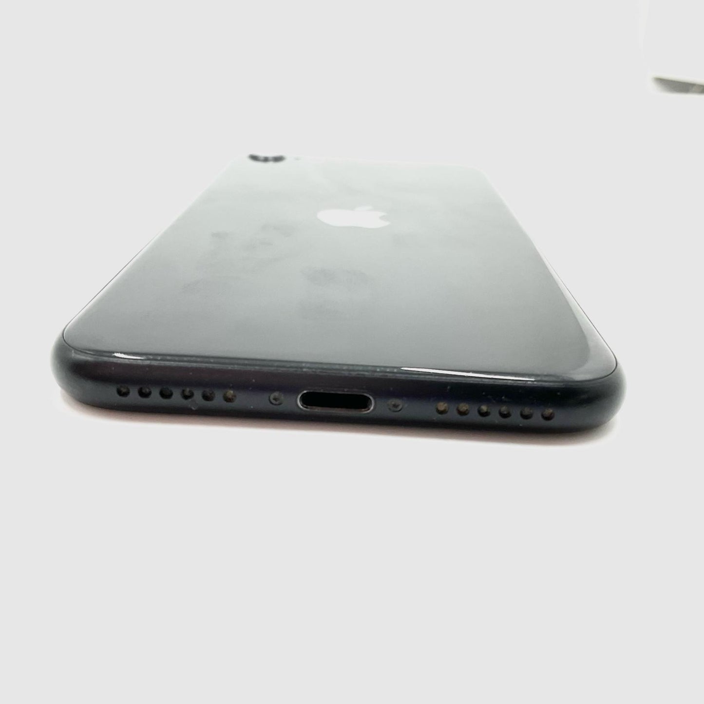 【全額返金保証】【最速発送】Apple iPhone iPhone SE(第2世代) 64GB ブラック SIMフリー 白ロム 動作確認済 77%