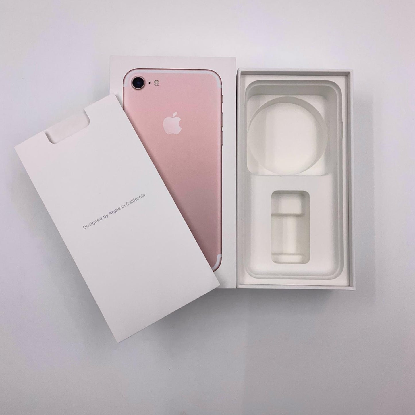 【全額返金保証】【最速発送】Apple iPhone iPhone 7 32GB ゴールド docomo 白ロム 動作確認済 67%