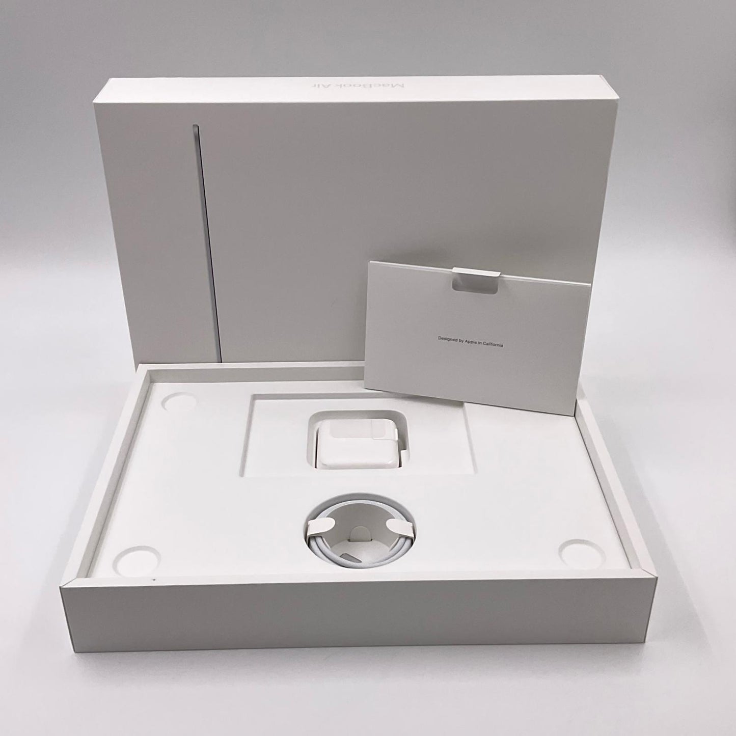 【全額返金保証】【最速発送】Apple MacBook Air 13.6インチ 2022 Apple M2 16GB SSD 256GB シルバー 96.2% 動作確認済