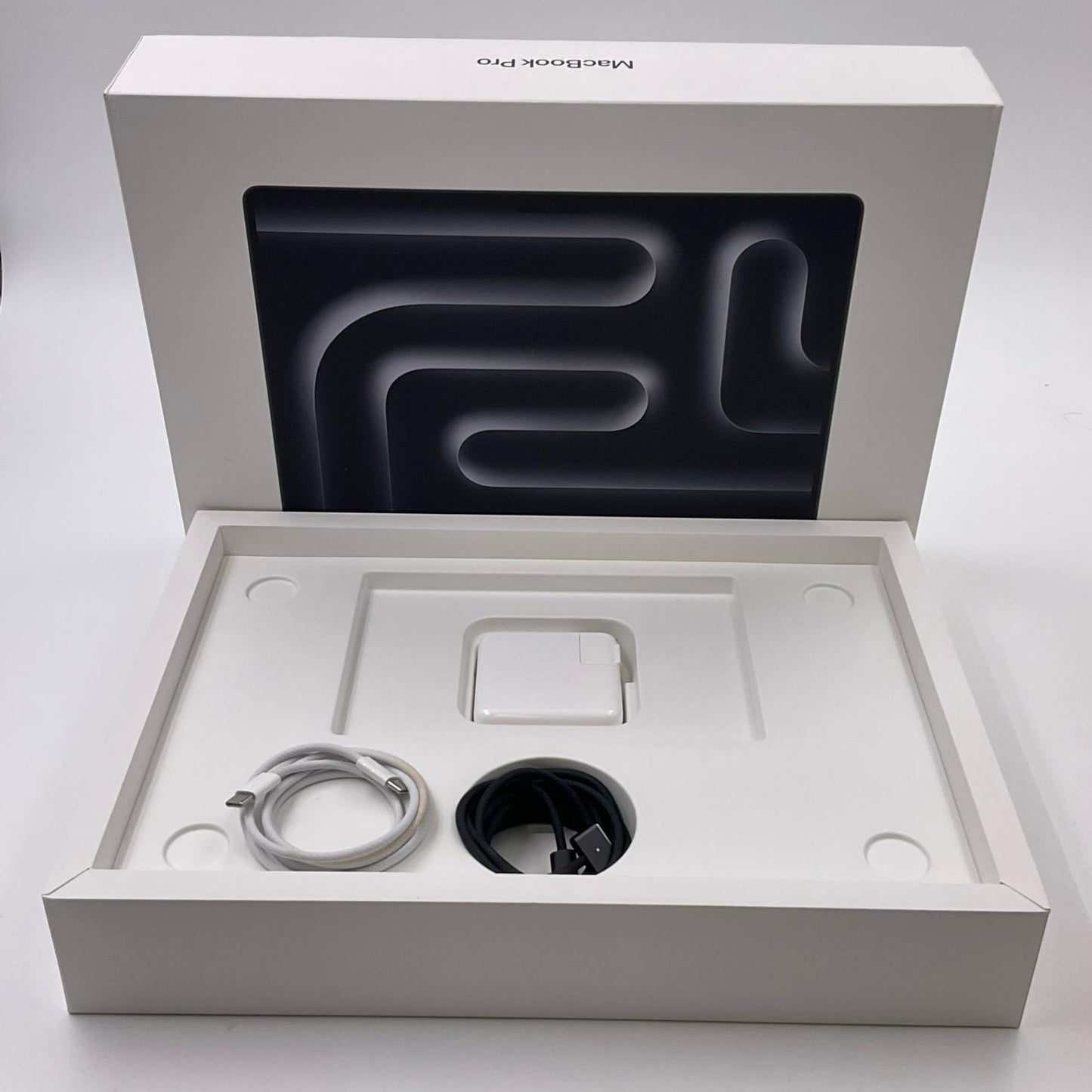 【全額返金保証】【最速発送】Apple MacBook Pro 14インチ 2024 Apple M4 32GB SSD 2TB スペースブラック 100% 超美品 動作確認済