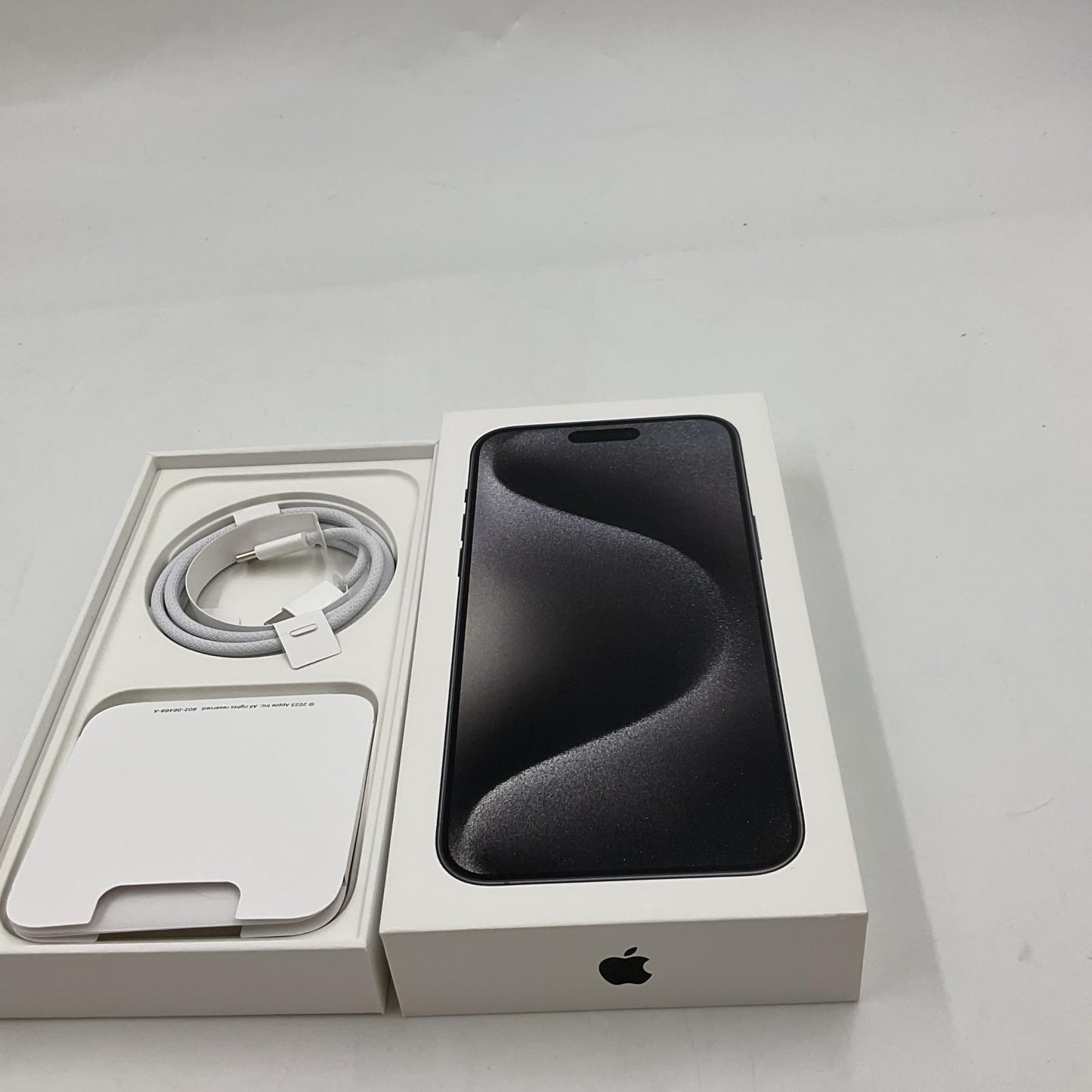 【全額返金保証】【最速発送】Apple iPhone iPhone 15 Pro Max 256GB ブラック SIMフリー 白ロム 美品 動作確認済 85%
