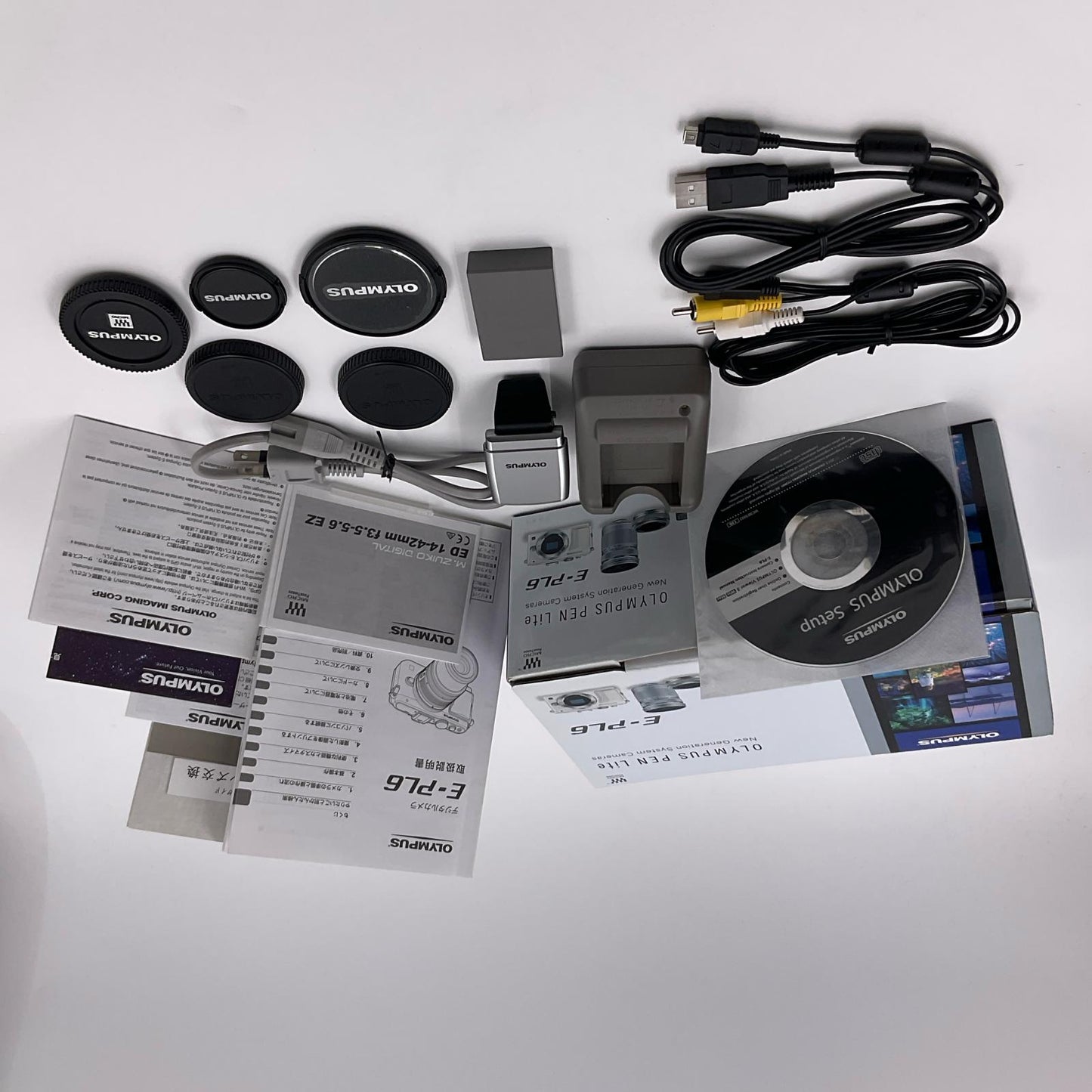 【全額返金保証】【最速発送】OLYMPUS デジタル一眼 OLYMPUS PEN Lite E-PL6 EZ ダブルズームキット ホワイト 超美品 動作確認済