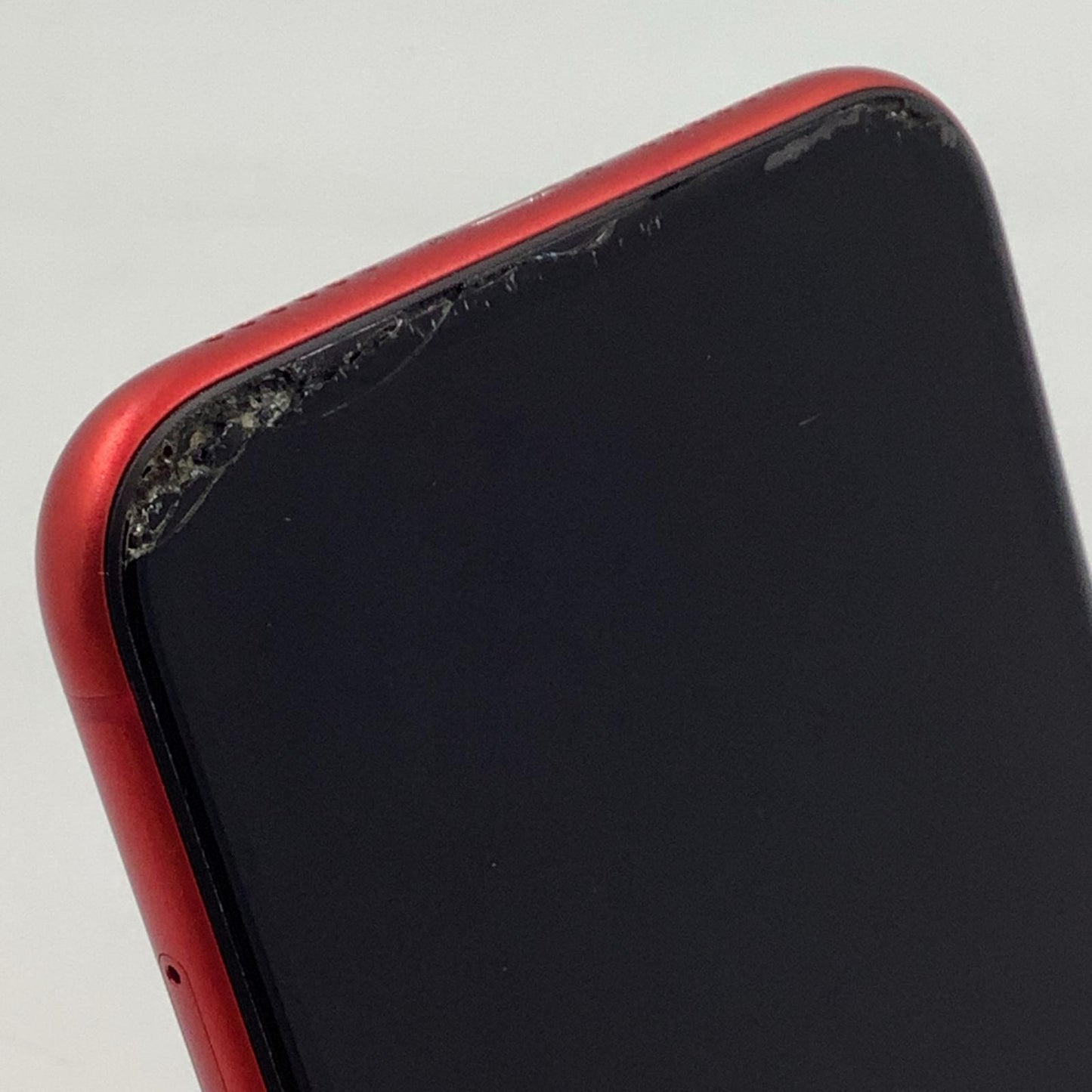 【最速発送】Apple iPhone iPhone 11 256GB (PRODUCT)RED docomo 白ロム【難有】 75%