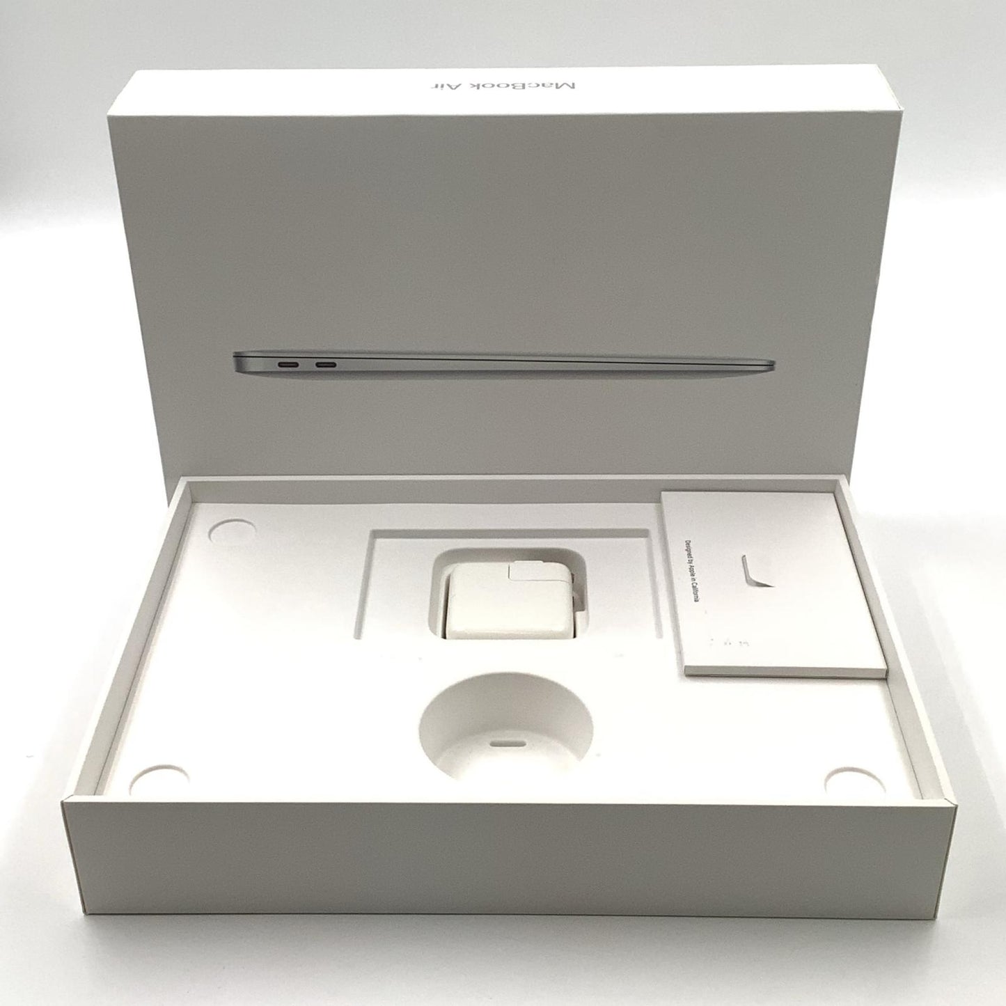 【全額返金保証】【最速発送】Apple MacBook Air 13インチ 2018 1.6GHz デュアルコアIntel Core i5 8GB SSD 256GB シルバー 82.5% 動作確認済