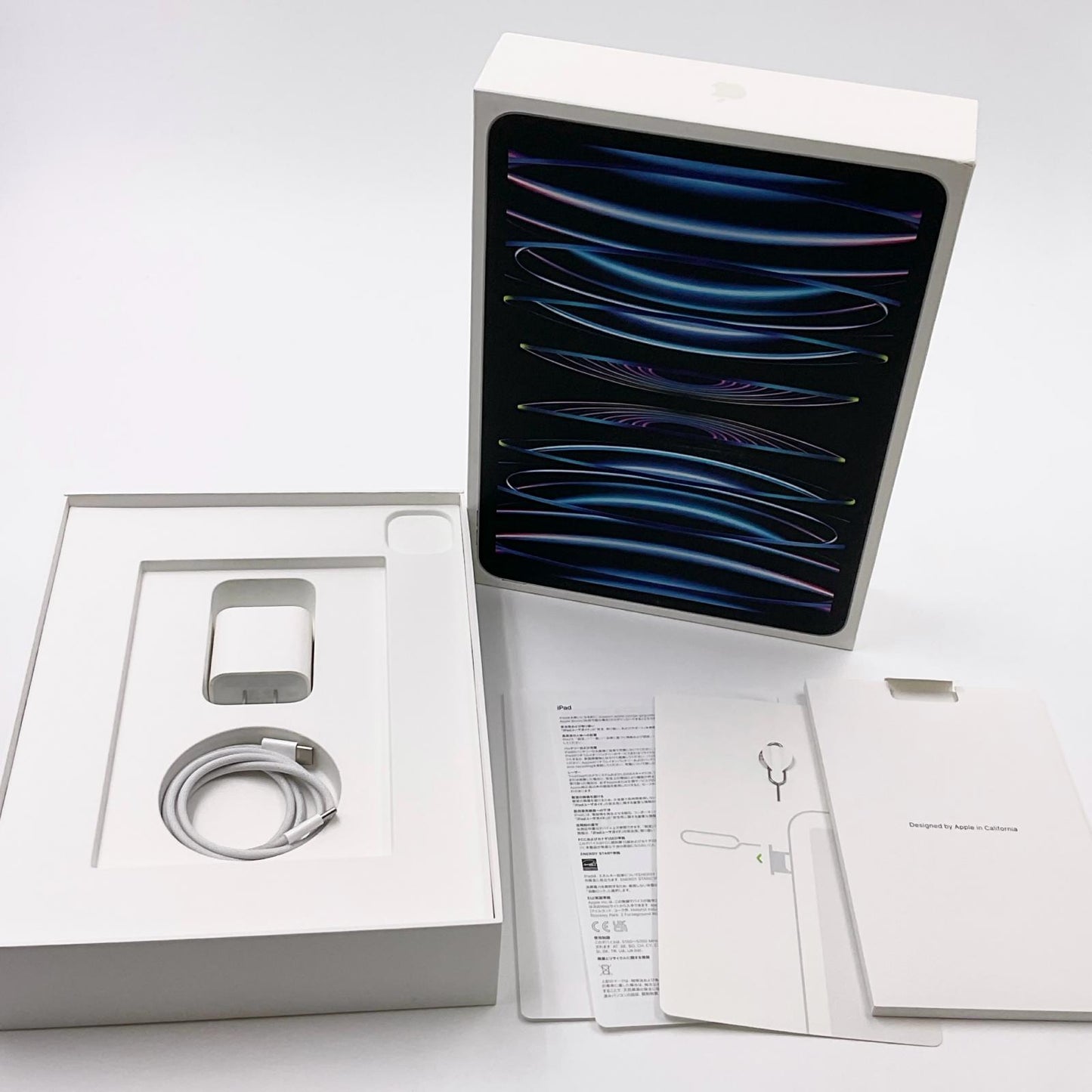 【全額返金保証】【最速発送】Apple iPad Air 10.9インチ 第5世代 256GB スターライト WiFi+Cellular docomo 白ロム 動作確認済
