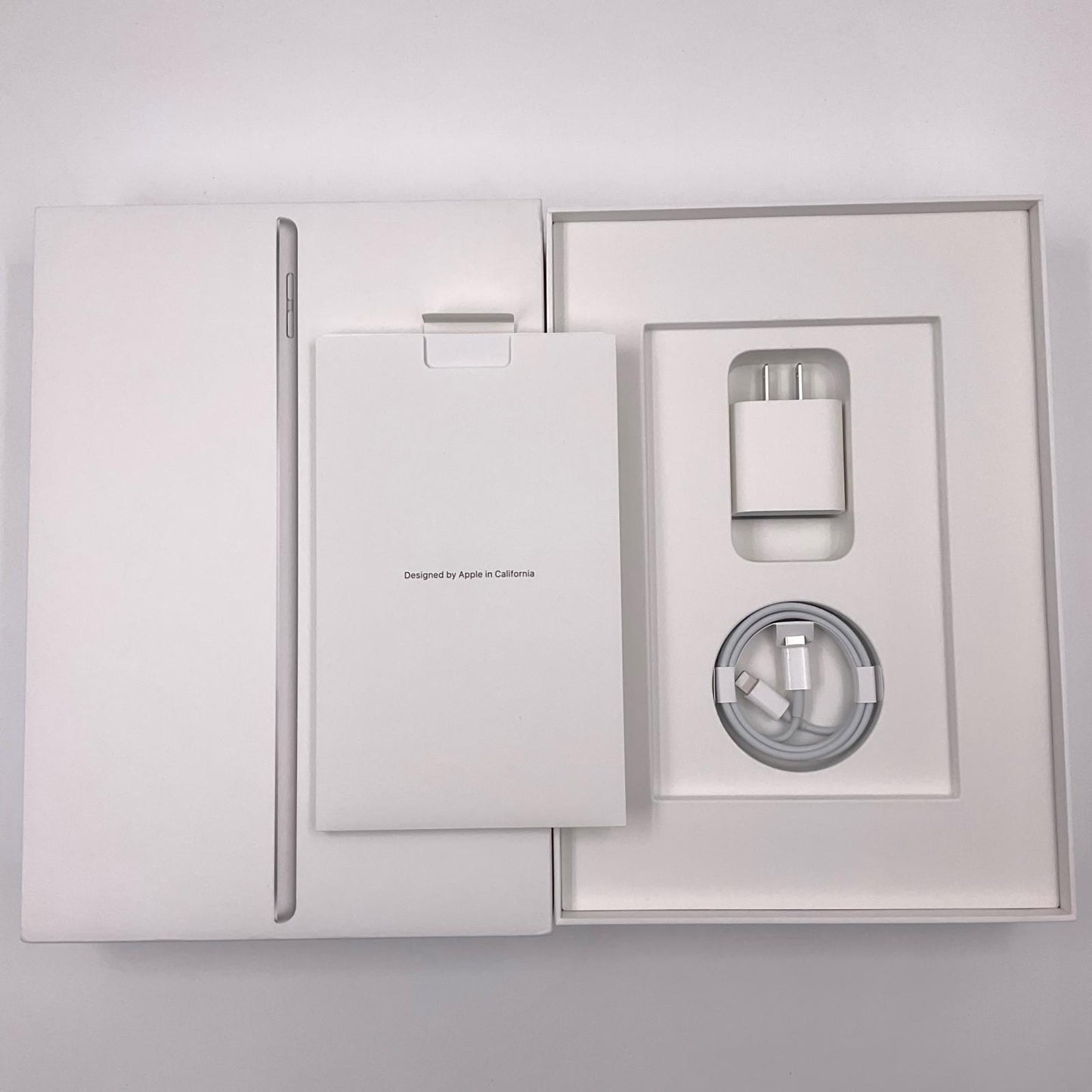 【全額返金保証】【最速発送】Apple iPad iPad 10.2インチ 第9世代 256GB シルバー Wi-Fi 超美品 動作確認済