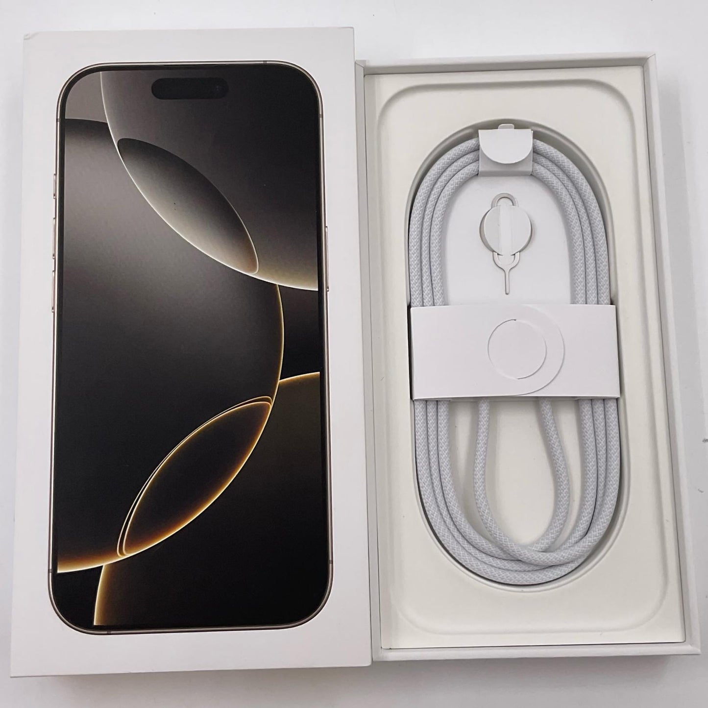 【全額返金保証】【最速発送】Apple iPhone iPhone 16 Pro 256GB ナチュラルチタニウム SIMフリー 白ロム 超美品 動作確認済 93%
