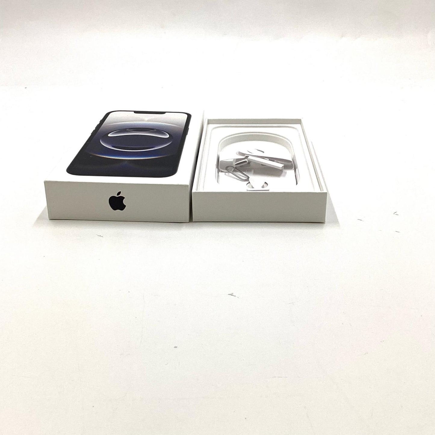 【全額返金保証】【最速発送】Apple iPhone iPhone SE(第3世代) 64GB ミッドナイト docomo 白ロム 動作確認済 68%