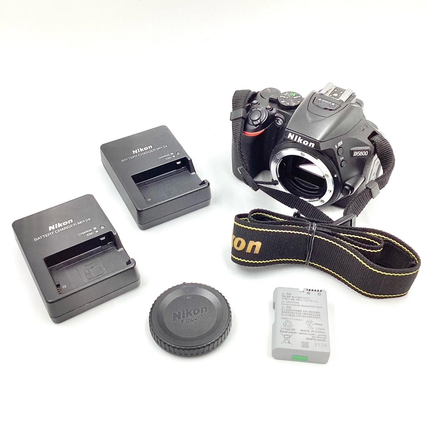 【全額返金保証】【最速発送】Nikon デジタル一眼 D5600 ボディ ブラック 動作確認済