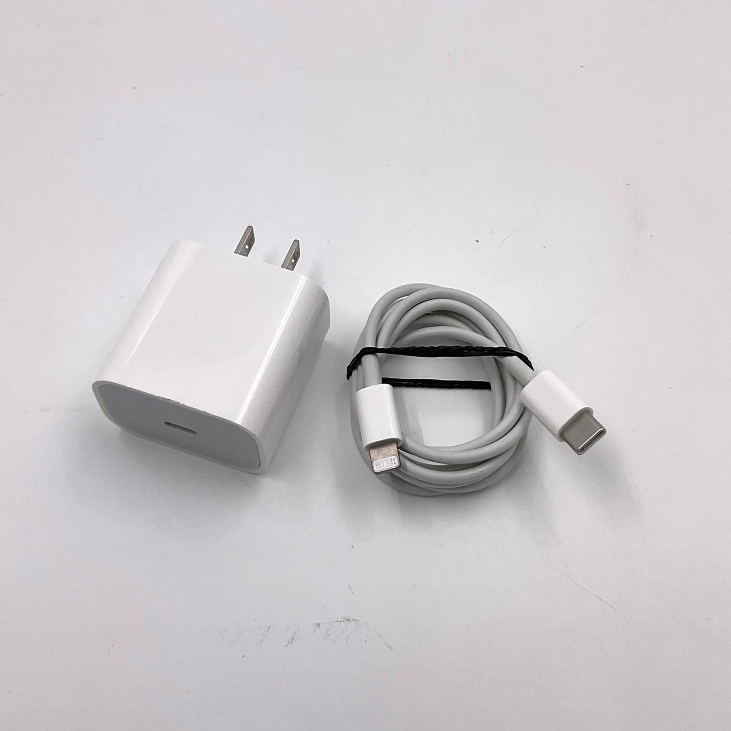 【全額返金保証】【最速発送】Apple iPad iPad 10.2インチ 第9世代 64GB シルバー WiFi+Cellular Softbank 白ロム 美品 動作確認済