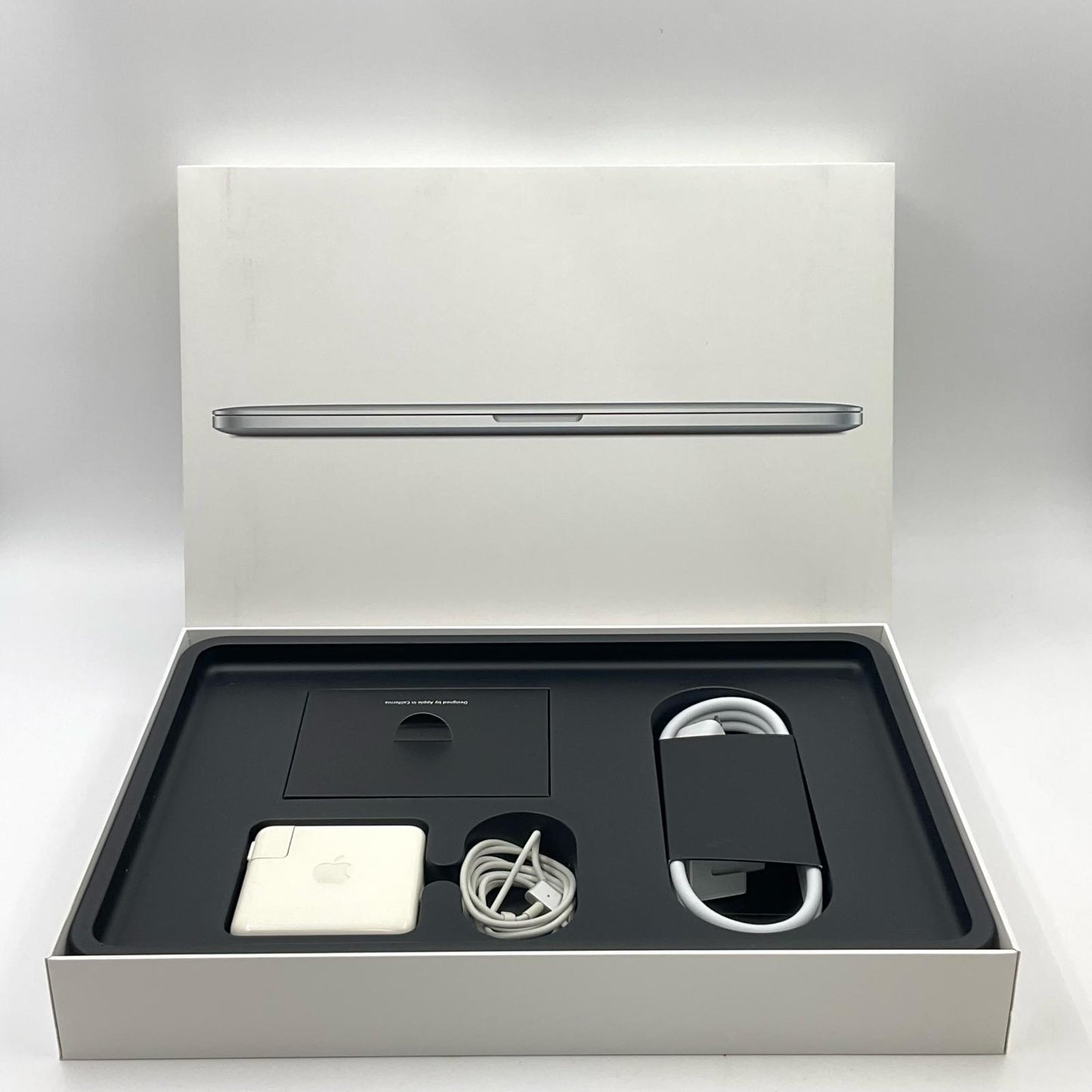 【全額返金保証】【最速発送】Apple MacBook Pro 15.4インチ 2013 2 GHz Intel Core i7 8GB SSD 256GB シルバー 動作確認済