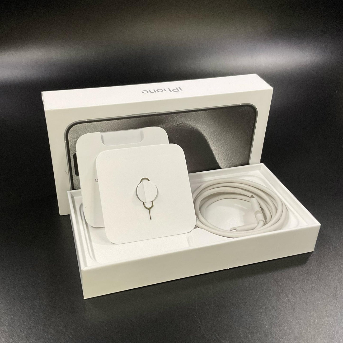 【全額返金保証】【最速発送】Apple iPhone iPhone 15 Pro 256GB ホワイトチタニウム docomo 白ロム 動作確認済 86%