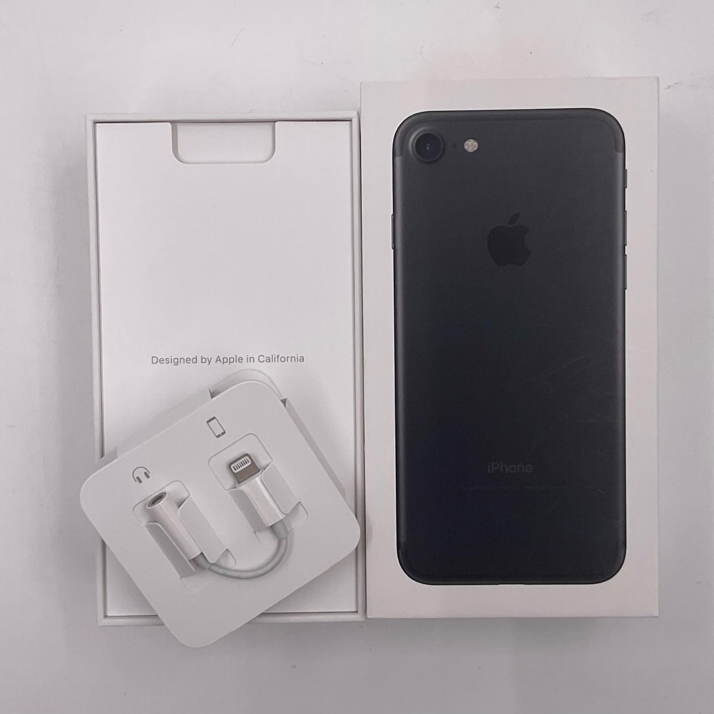 【全額返金保証】【最速発送】Apple iPhone iPhone SE(第2世代) 64GB ブラック docomo 白ロム 動作確認済 80%