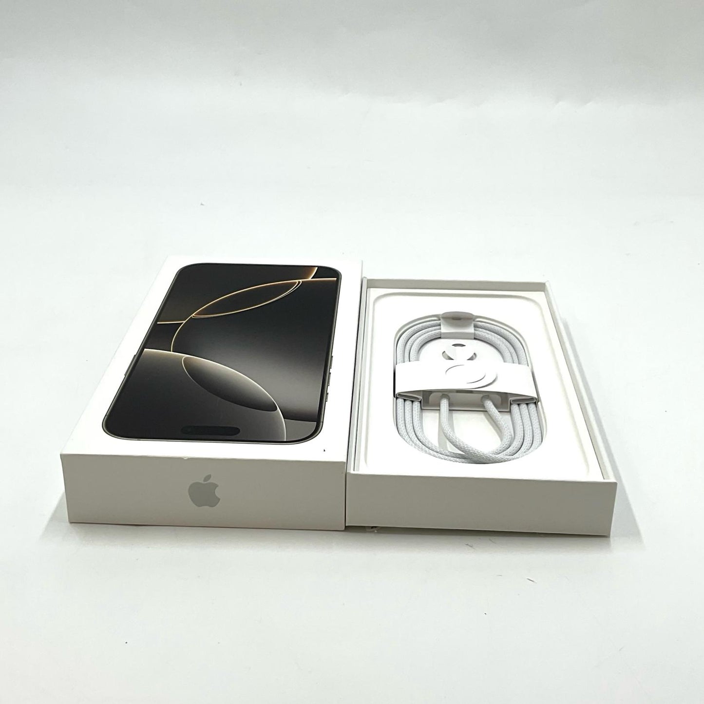 【全額返金保証】【最速発送】Apple iPhone iPhone 16 Pro Max 256GB ナチュラルチタニウム SIMフリー 白ロム 美品 動作確認済 100%