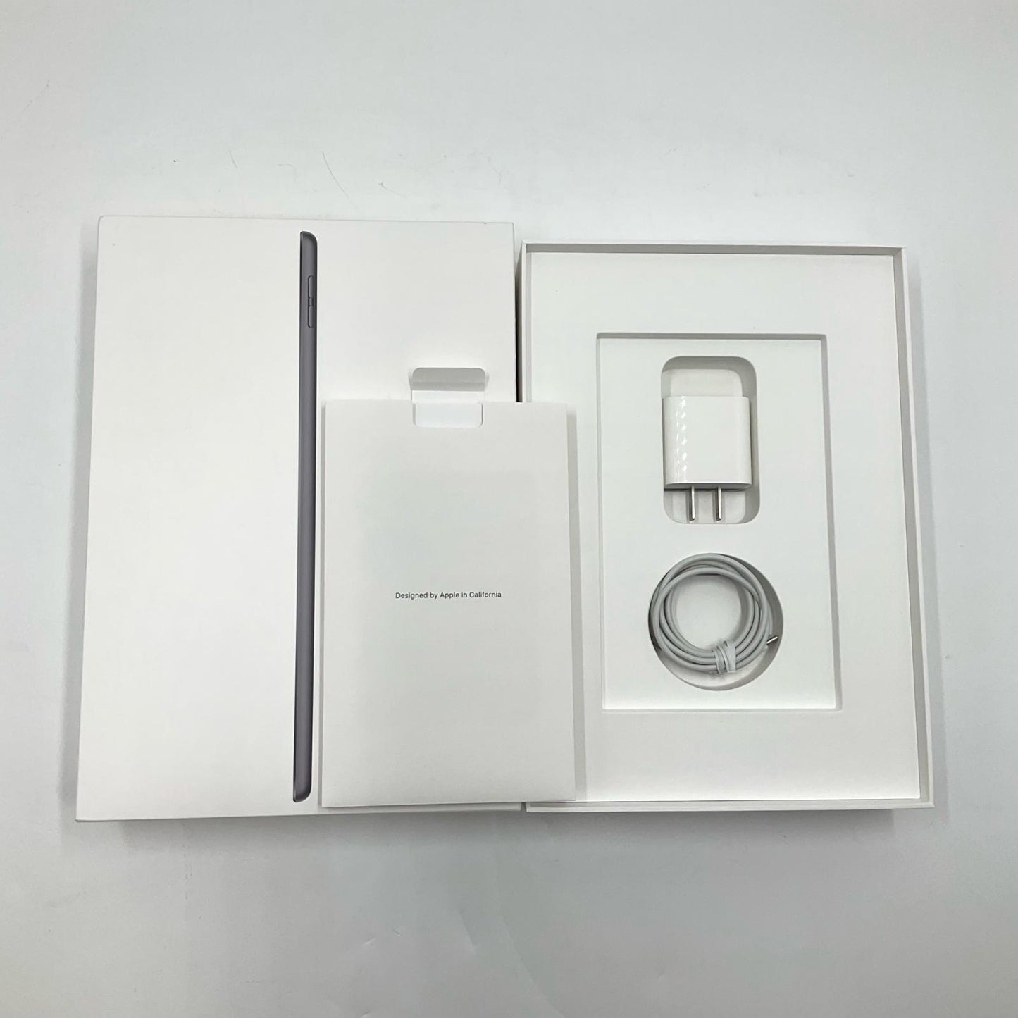 【全額返金保証】【最速発送】Apple iPad iPad 10.2インチ 第9世代 64GB スペースグレイ Wi-Fi 美品 動作確認済