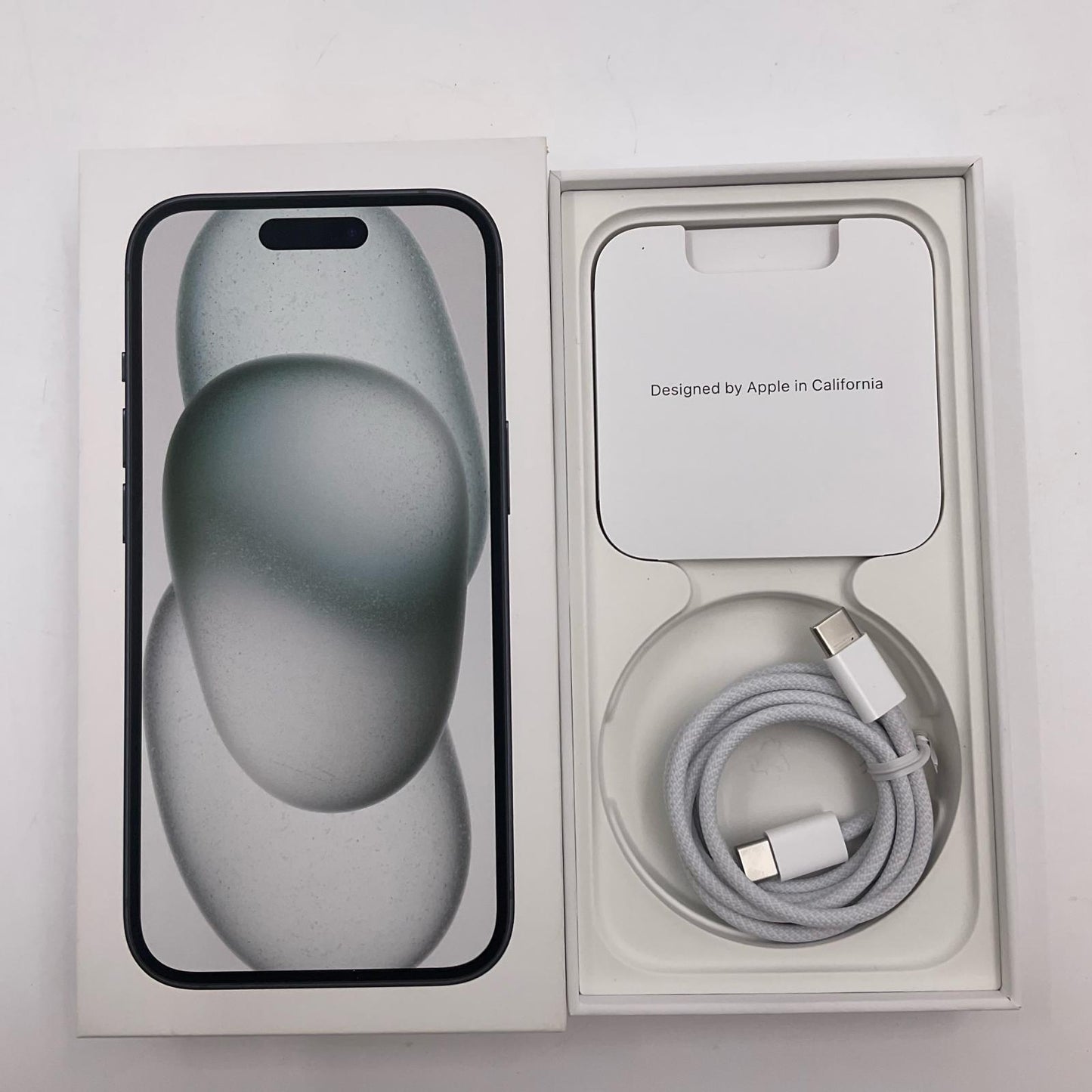 【全額返金保証】【最速発送】Apple iPhone iPhone 15 256GB ブラック au 動作確認済 82%