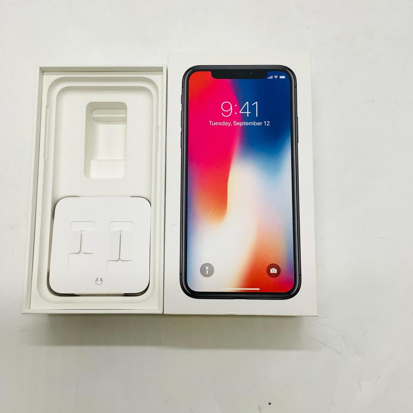 【全額返金保証】【最速発送】Apple iPhone iPhone X 64GB スペースグレイ docomo 白ロム 動作確認済 80%