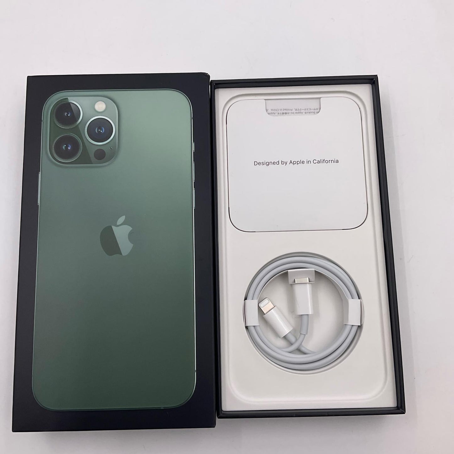 【全額返金保証】【最速発送】Apple iPhone iPhone 13 Pro Max 256GB アルパイングリーン docomo 白ロム 動作確認済 86%