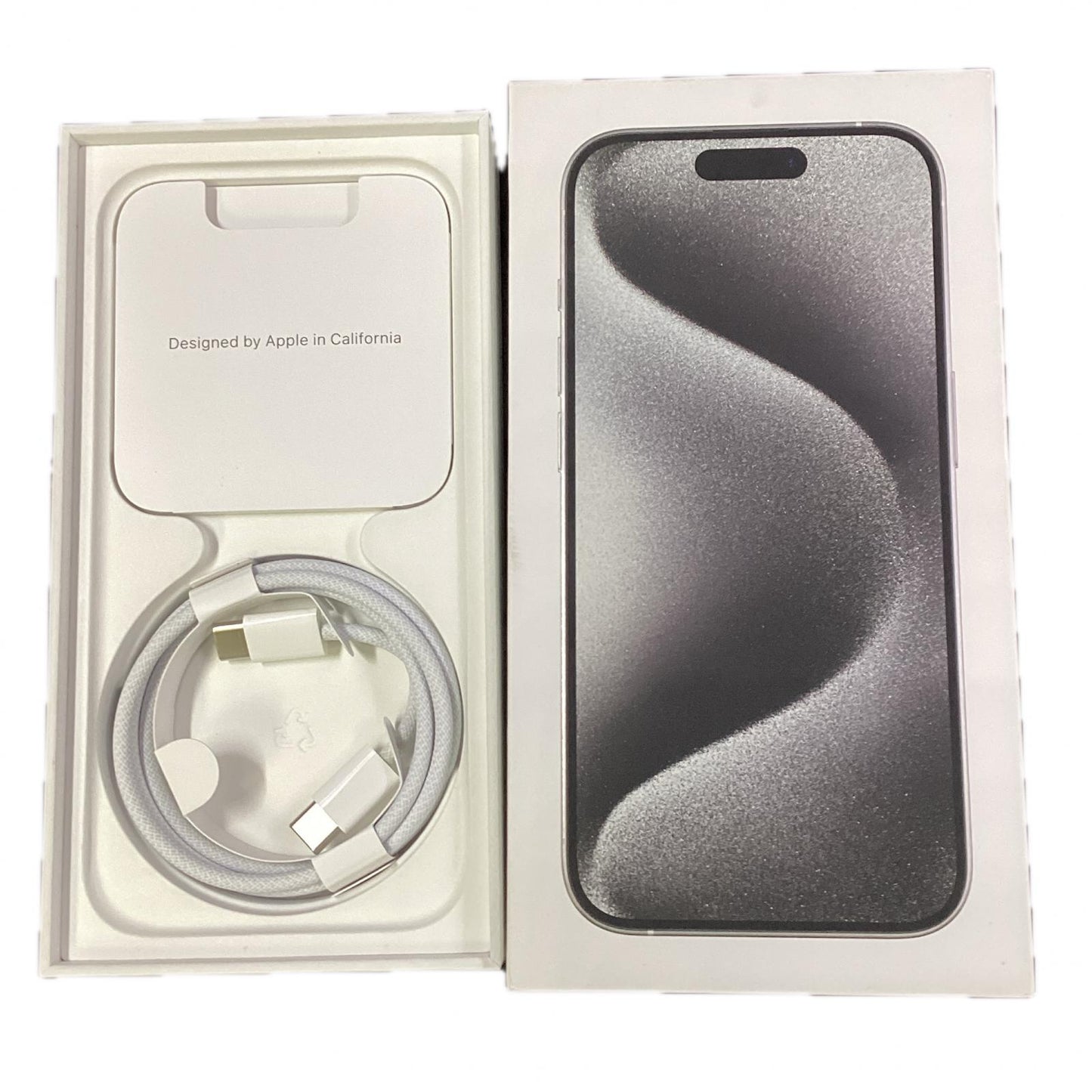 【全額返金保証】【最速発送】Apple iPhone iPhone 15 Pro 256GB ホワイトチタニウム docomo 白ロム 美品 動作確認済 89%